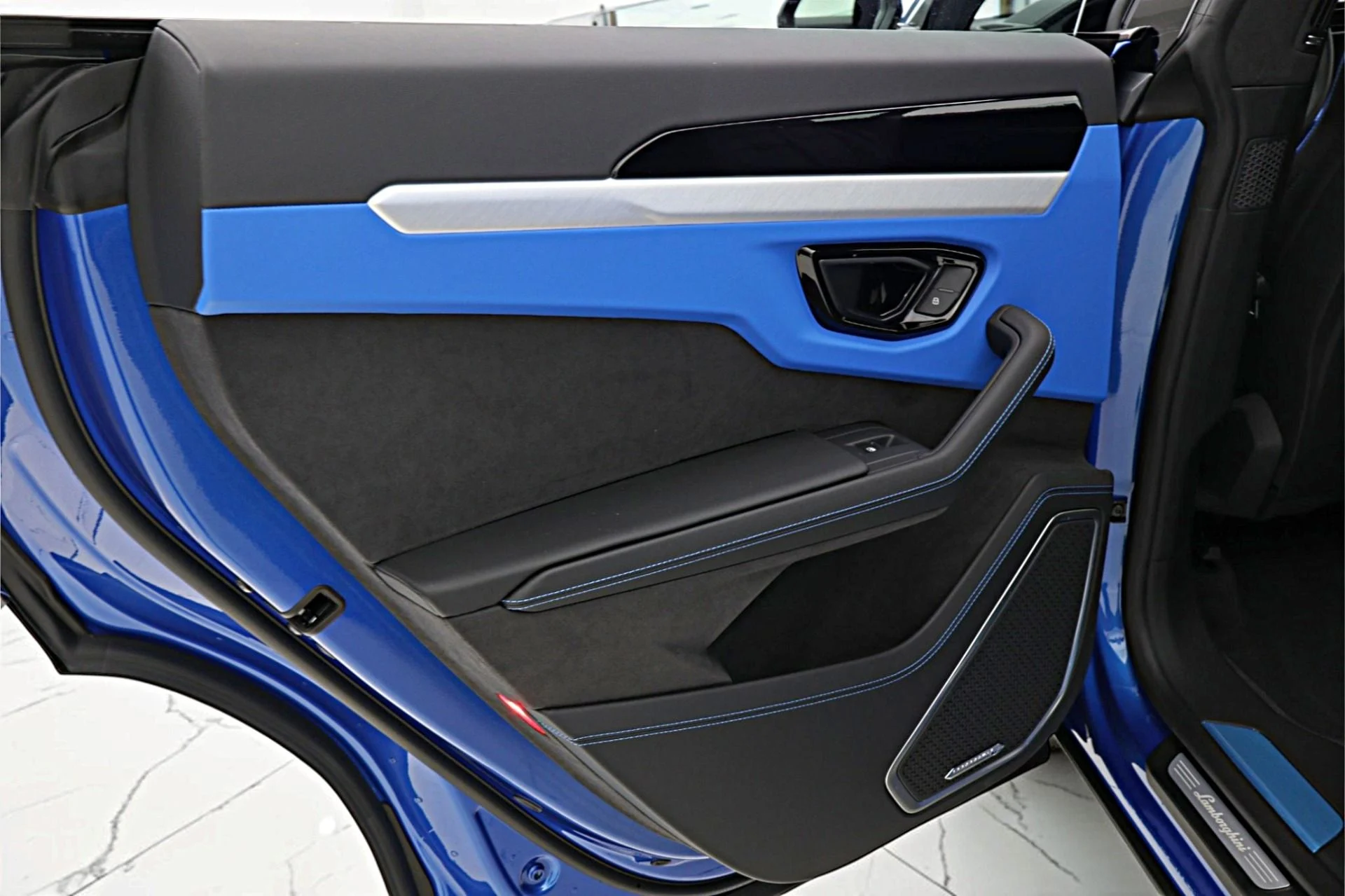 mph042_3611576456_New_2026_Lamborghini_Urus_SE_0a34d73024