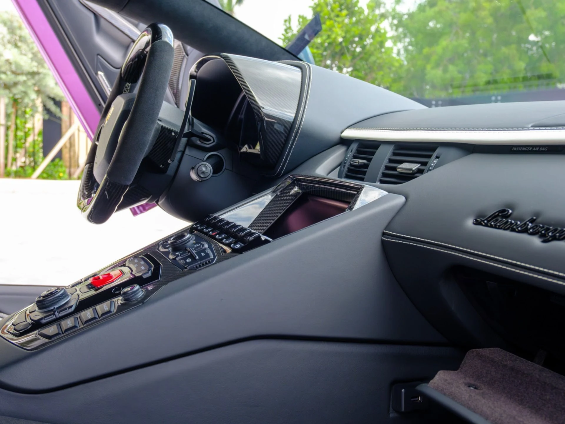 mph042_3616576062_Used_2018_Lamborghini_Aventador_S_1778520653_5b5db1ea00