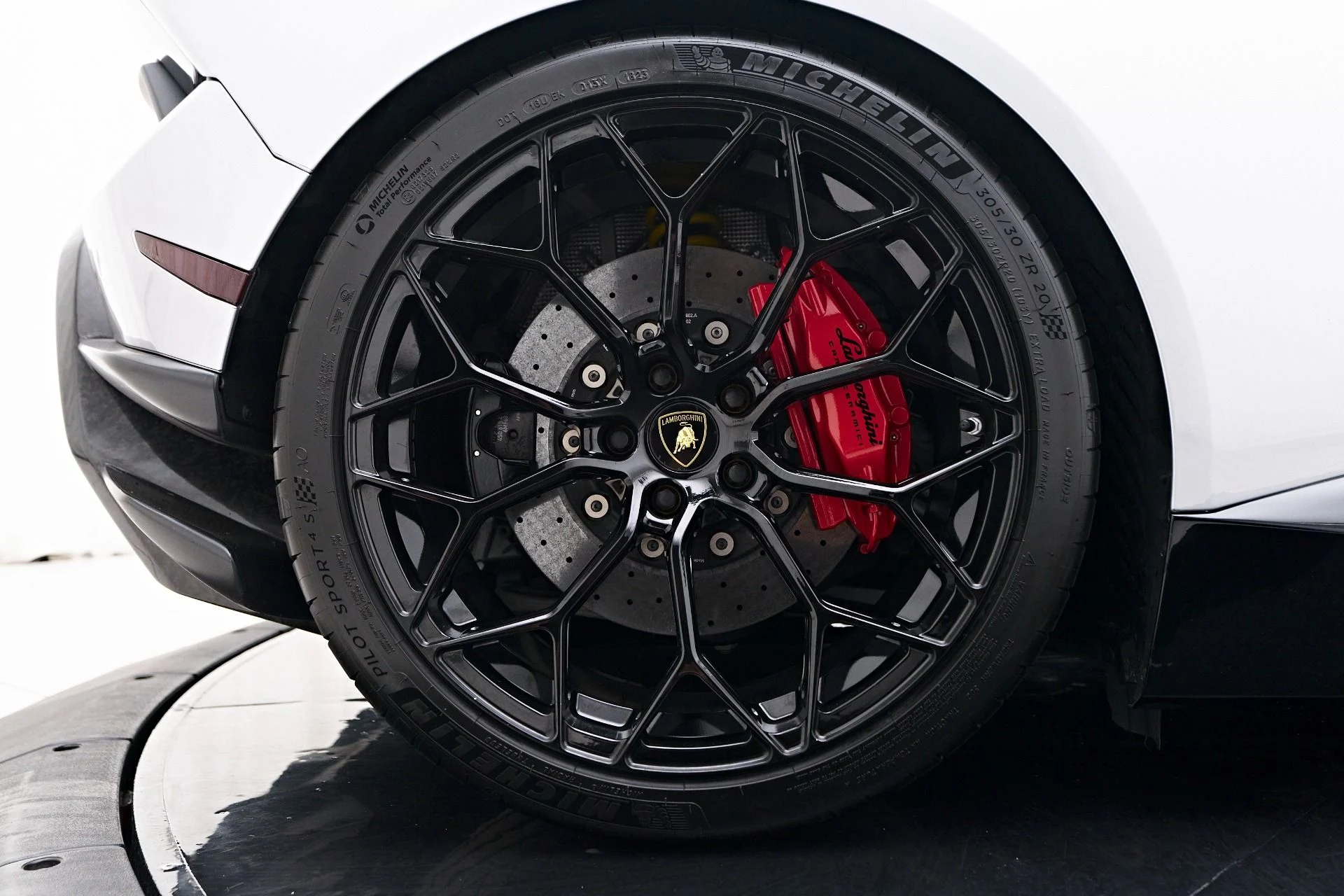 mph042_3662563527_Used_2018_Lamborghini_Huracan_Performante_1761069176_ac1e55b946