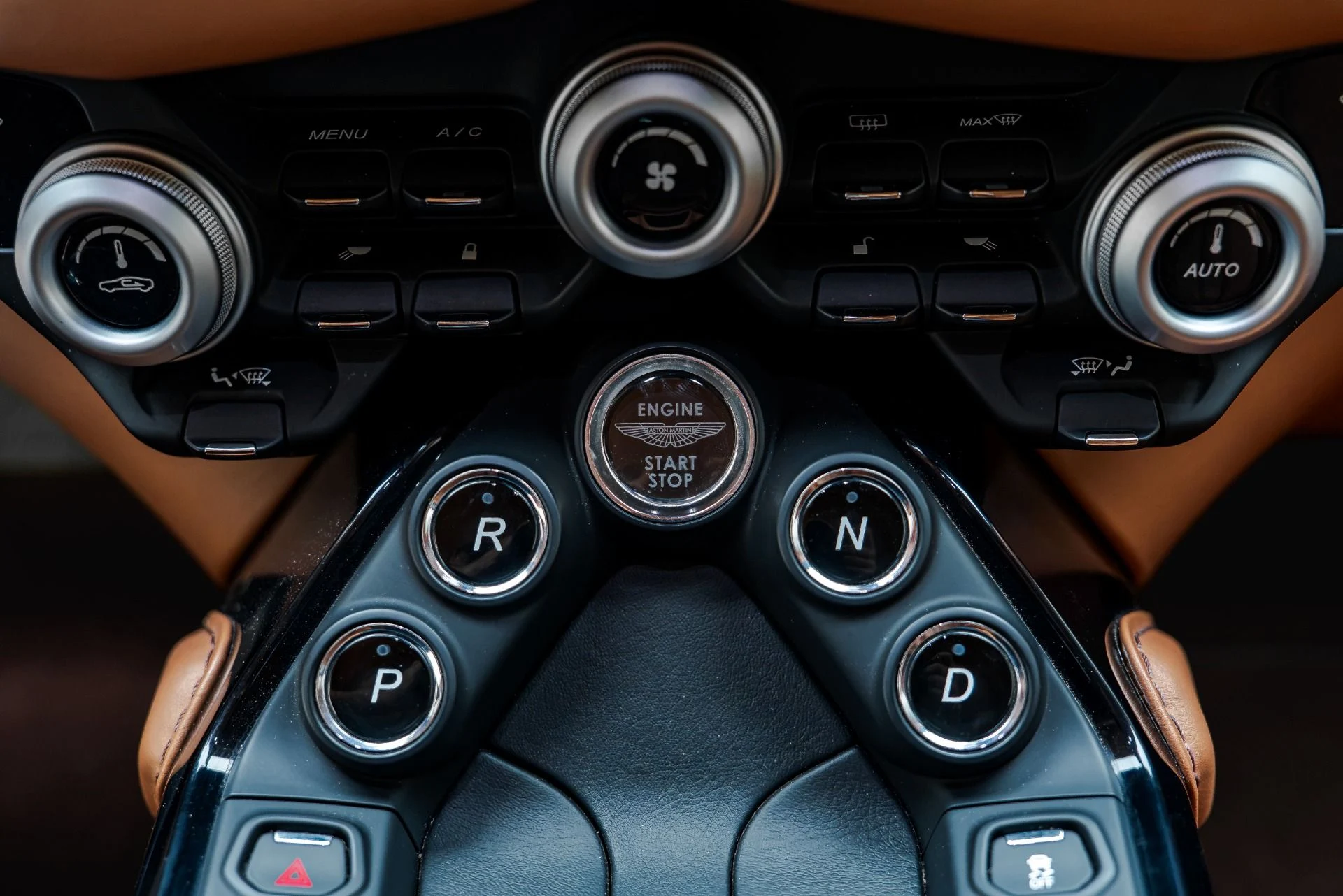 mph042_3666412614_Used_2019_Aston_Martin_Vantage_1793290981_2dfcaf7948