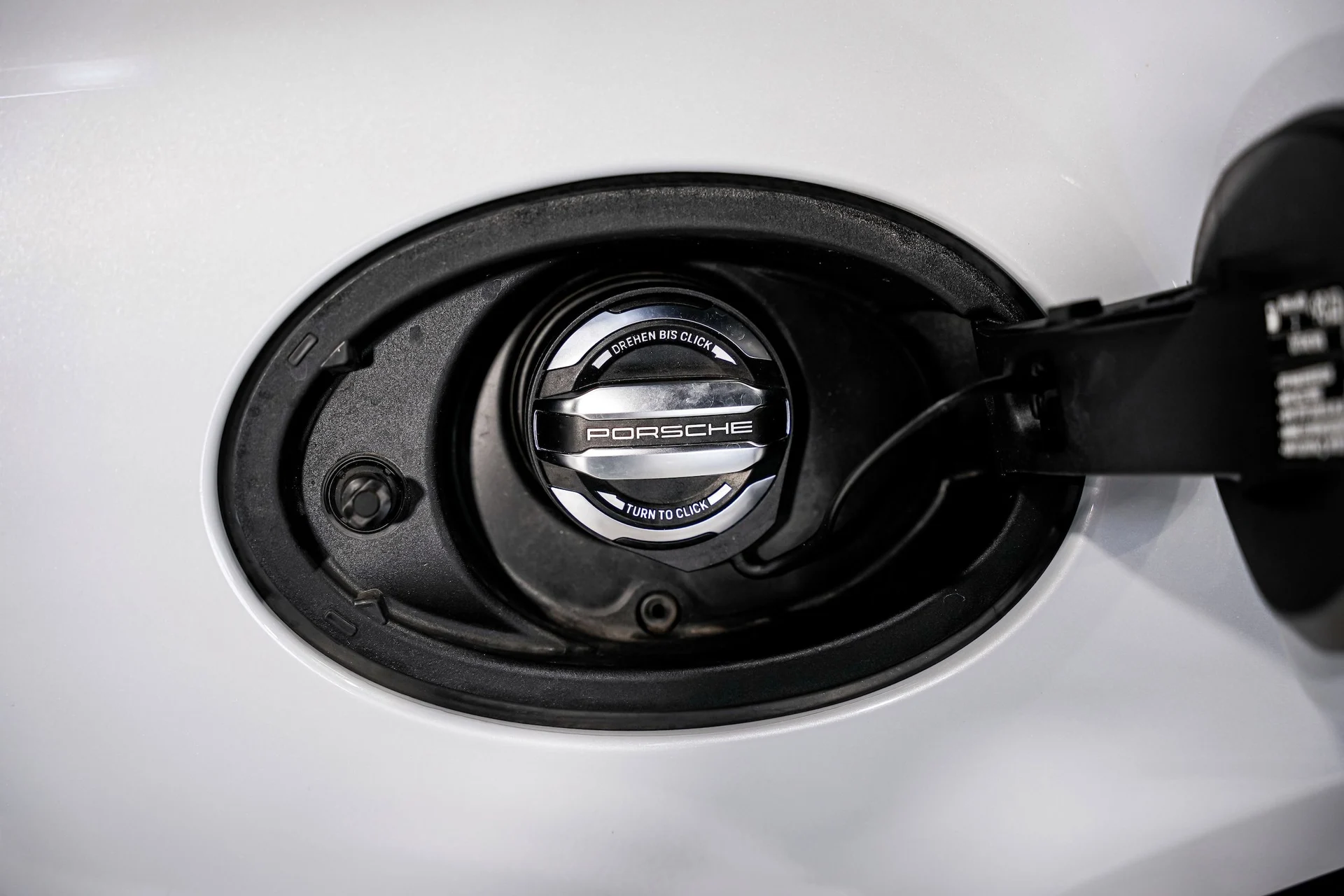 mph042_3670978898_f927ab9998d4e4a8f97bfe8f2c29f017x_029276b9d4