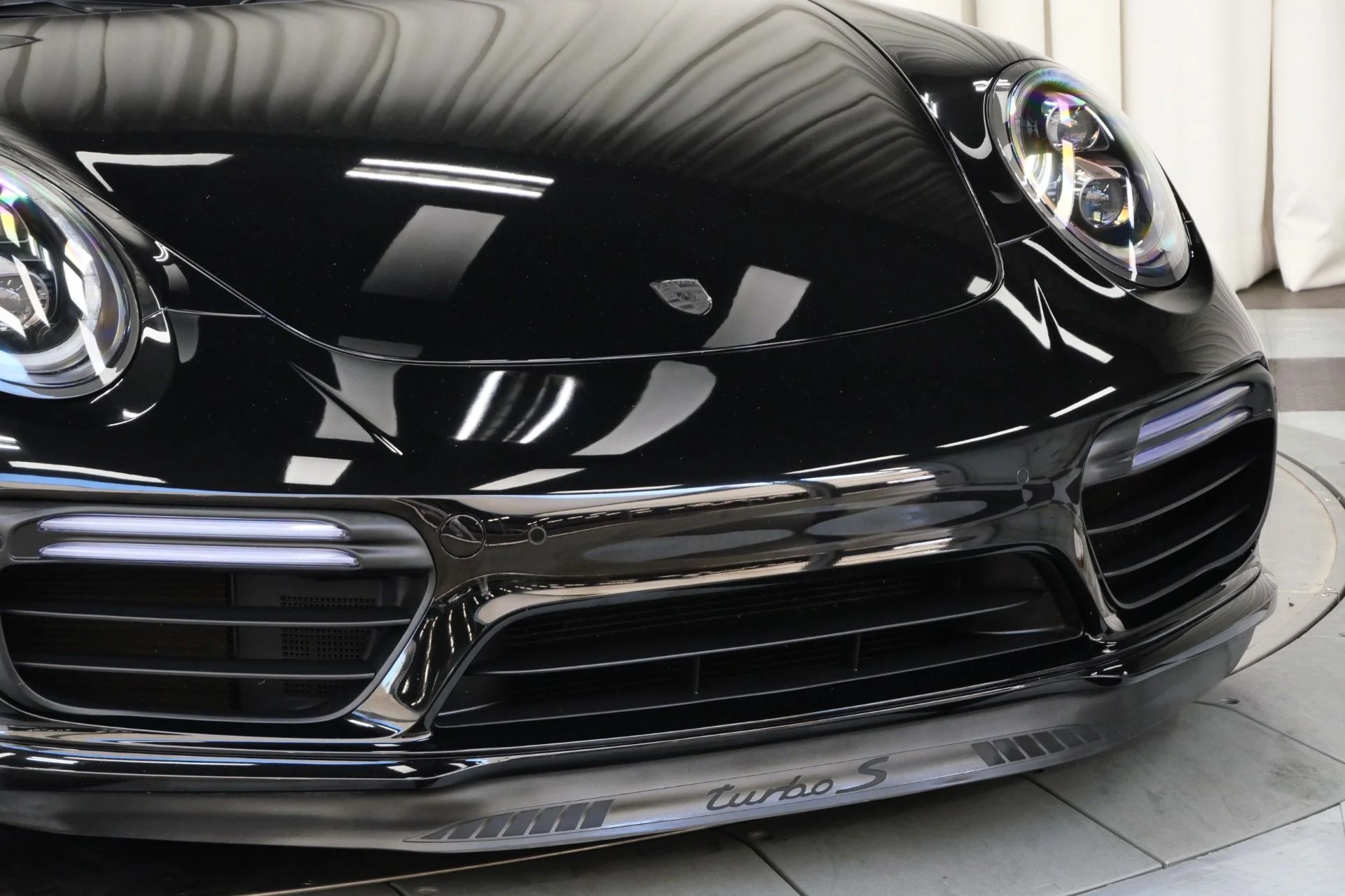 mph042_3671833395_Used_2019_Porsche_911_Turbo_S_Cabriolet_1756135575_7d8018957d