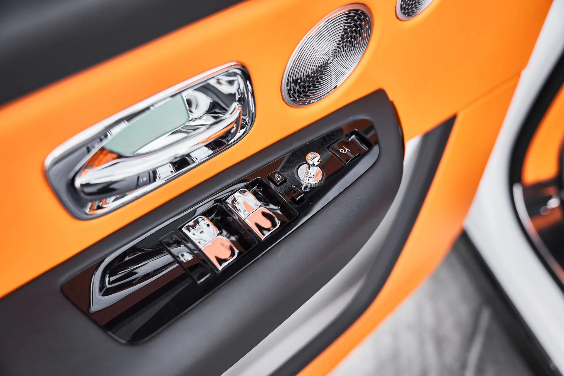 mph042_3688613367_Used_2025_Rolls_Royce_Cullinan_Base_1771003491_b5b797ecc4