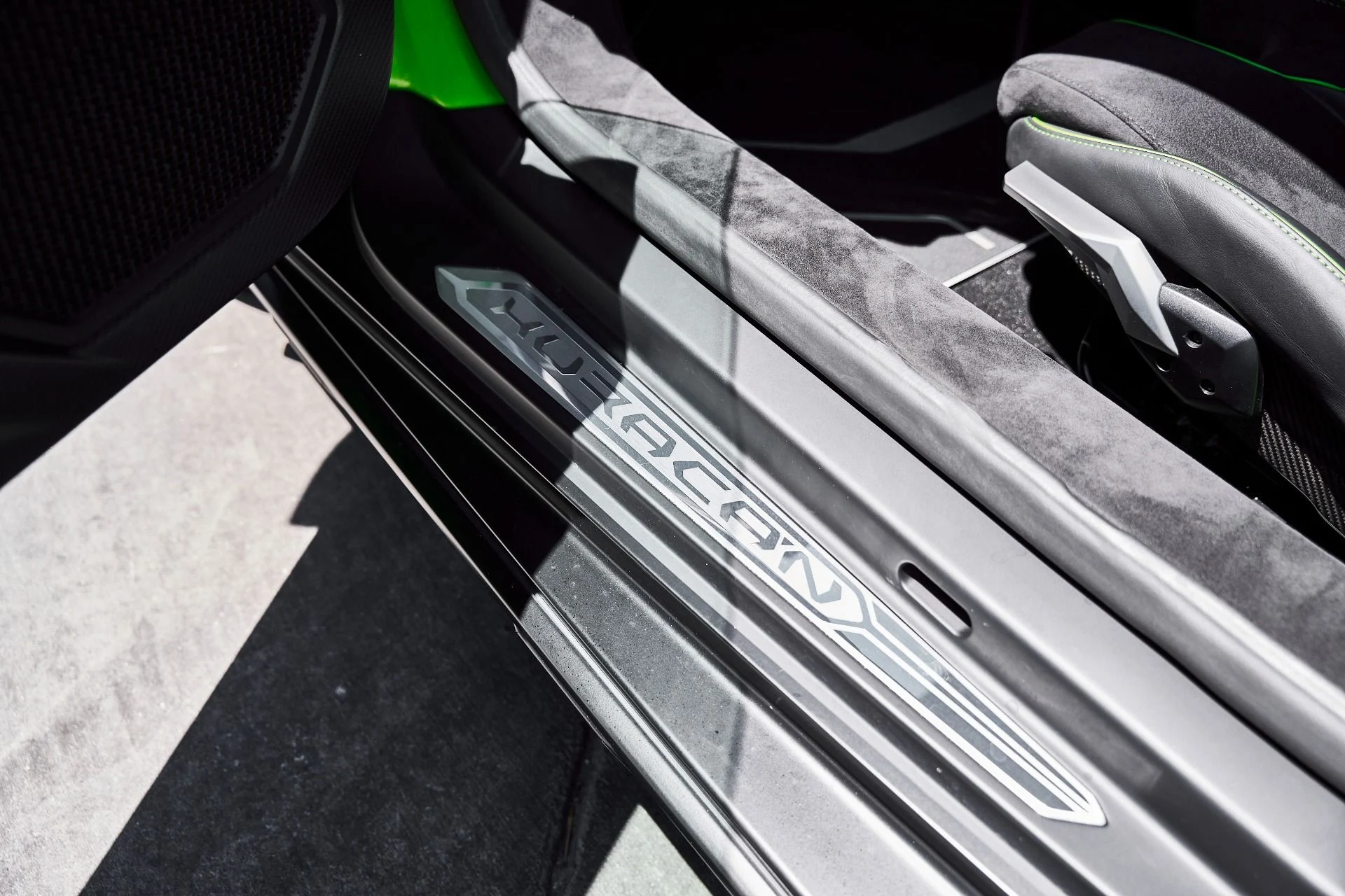mph042_3694469321_Used_2023_Lamborghini_Huracan_Sterrato_Base_1779238890_ec6c6a0154
