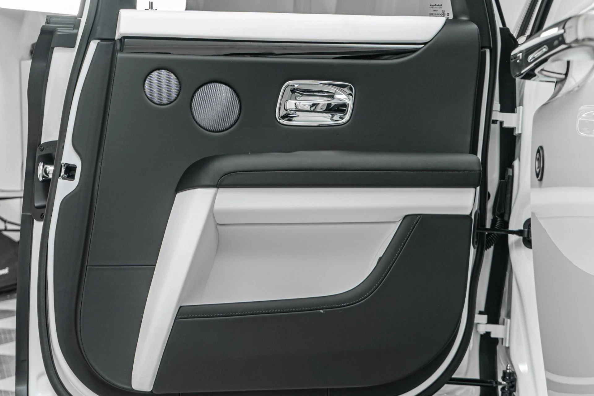 mph042_3715439330_Used_2026_Rolls_Royce_Ghost_Two_Tone_Interior_Low_Miles_1781640354_c816b02a95