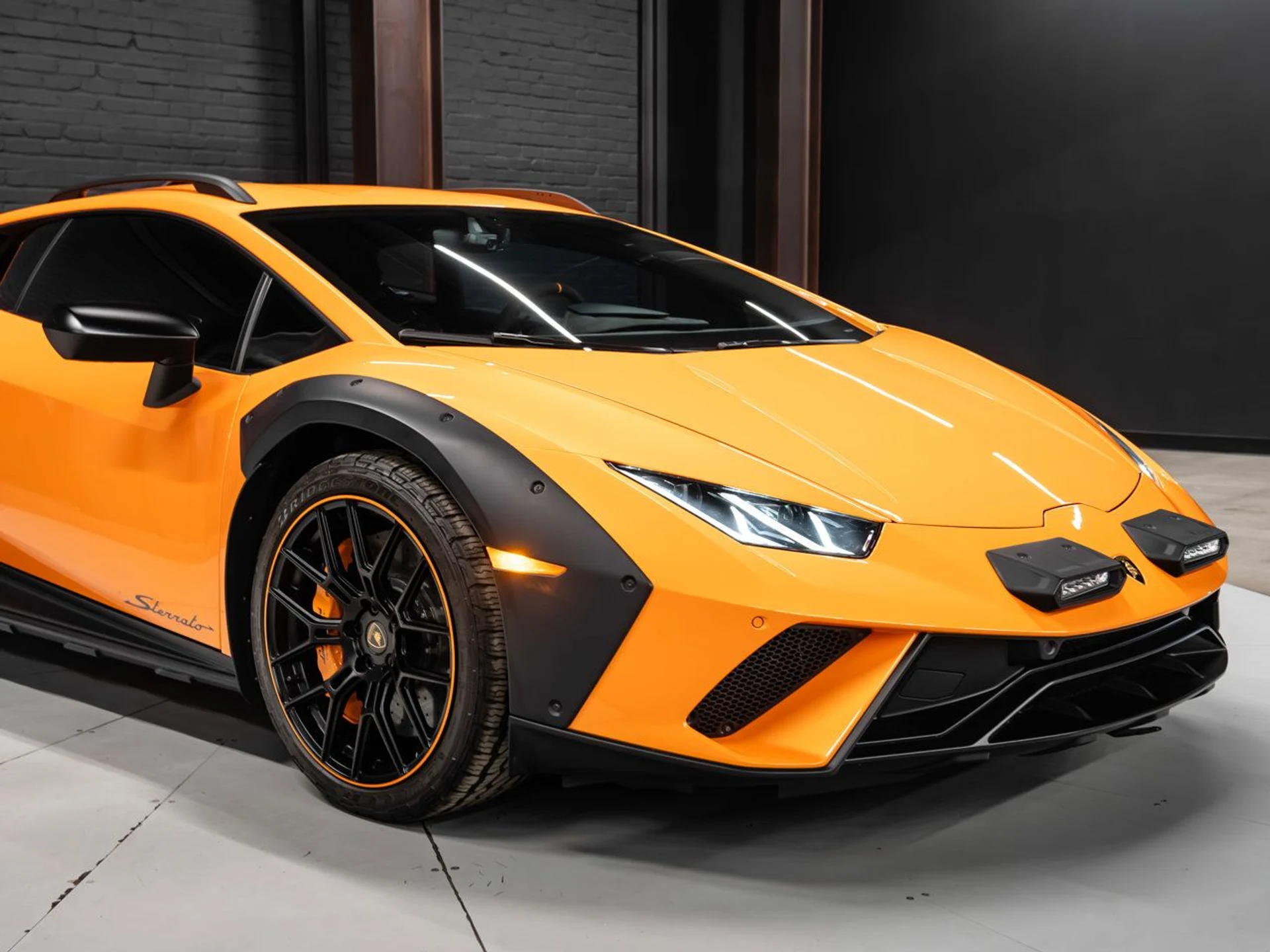 mph042_3717750920_lamborghini_huracan_2023_a4dee409b9