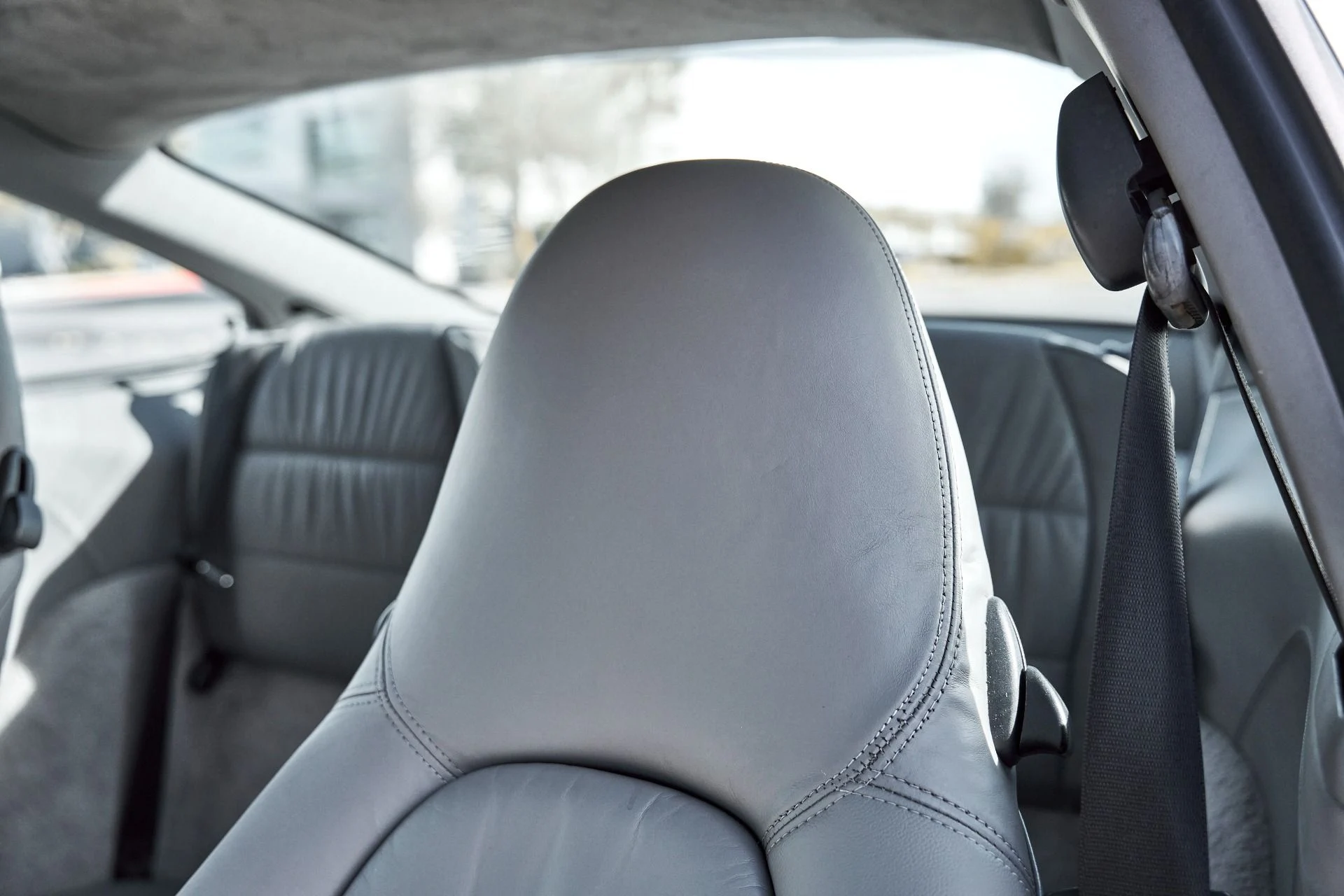 mph042_3726682896_Used_2002_Porsche_911_Carrera_1766458472_caadd6698a