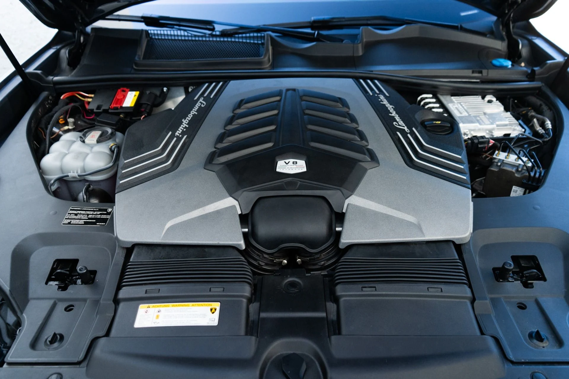 mph042_3731471019_Used_2021_Lamborghini_Urus_1768598799_8202b3e035