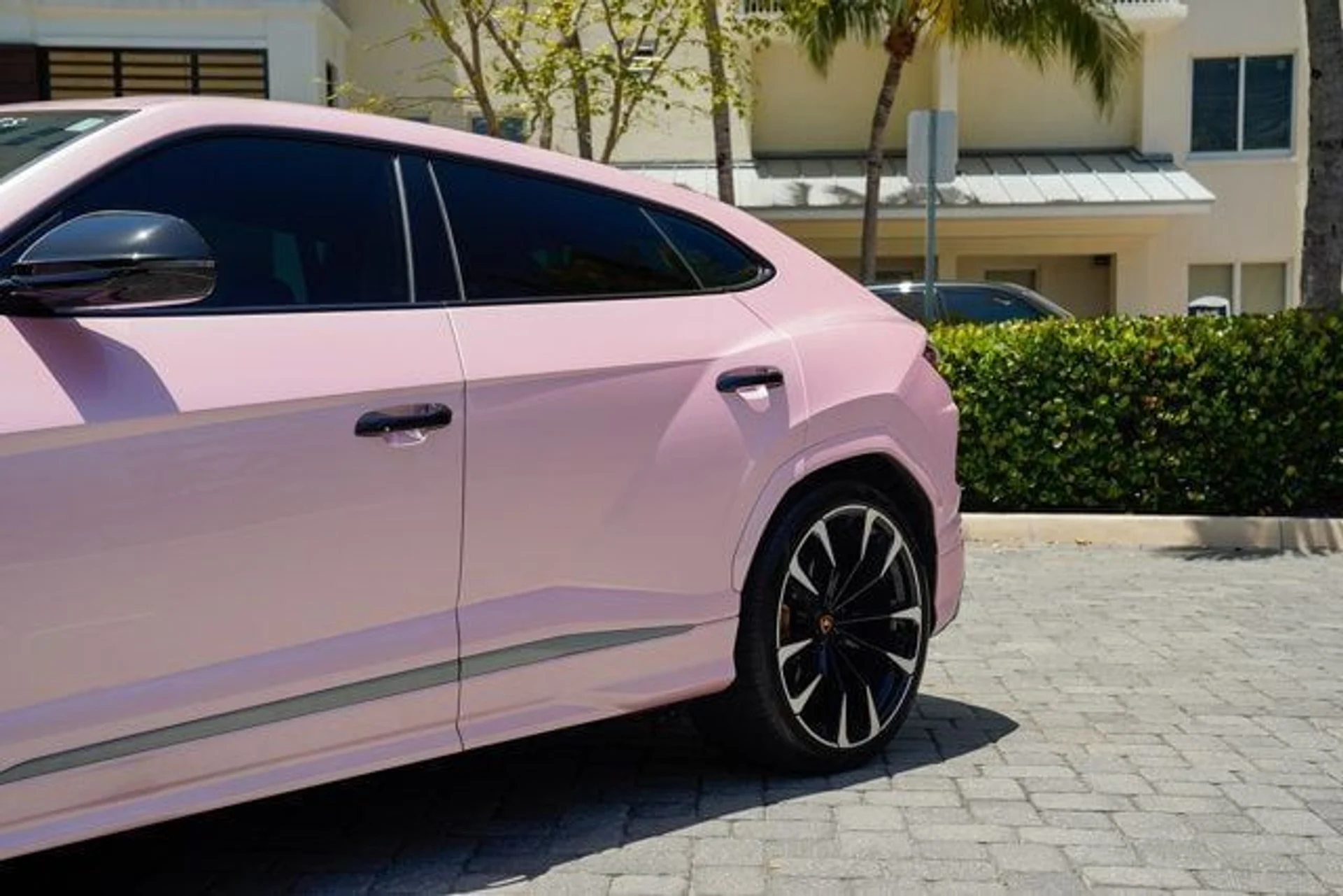 mph042_3739004009_used_2021_lamborghini_urus_awd_14354_22713615_43_640_f07c72085b