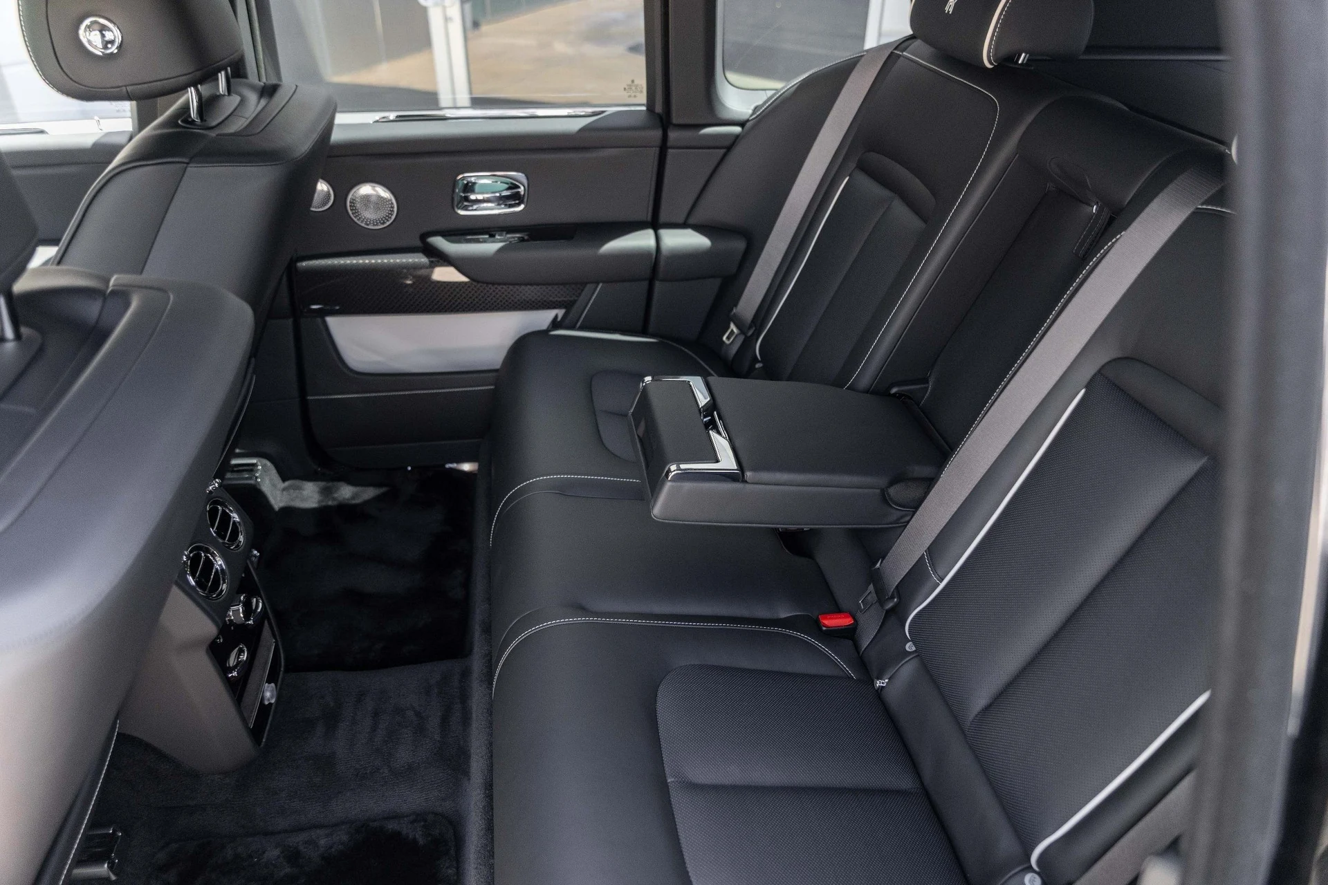 mph042_3739930946_Hi_Tech_Luxury_Imports_LLC_SLA_33_HA_07_VU_236993_image_42_dcd6c0353f
