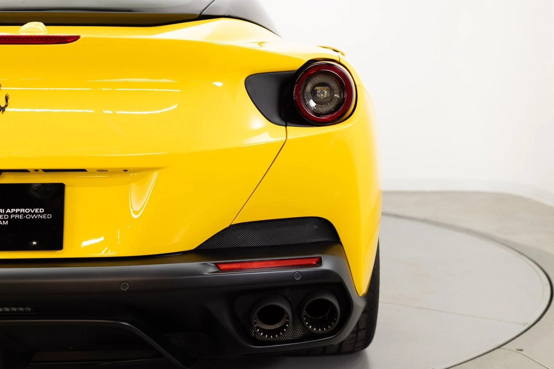 mph042_376545922_Used_2020_Ferrari_Portofino_1777367925_fee354830e