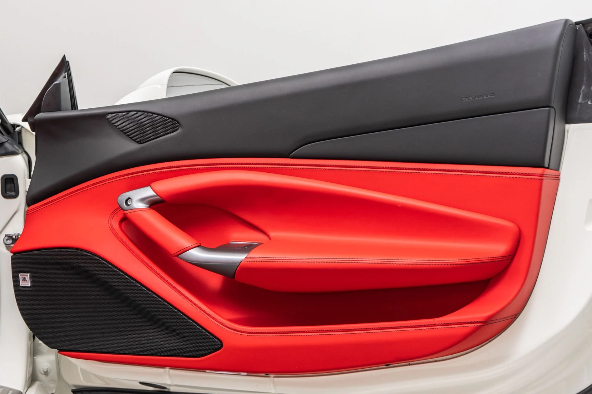 mph042_3770834281_Used_2023_Ferrari_F8_Spider_Low_Miles_Two_Tone_Paint_Carbon_Driving_Zone_Passenger_Display_1789405204_c0c60b8d35