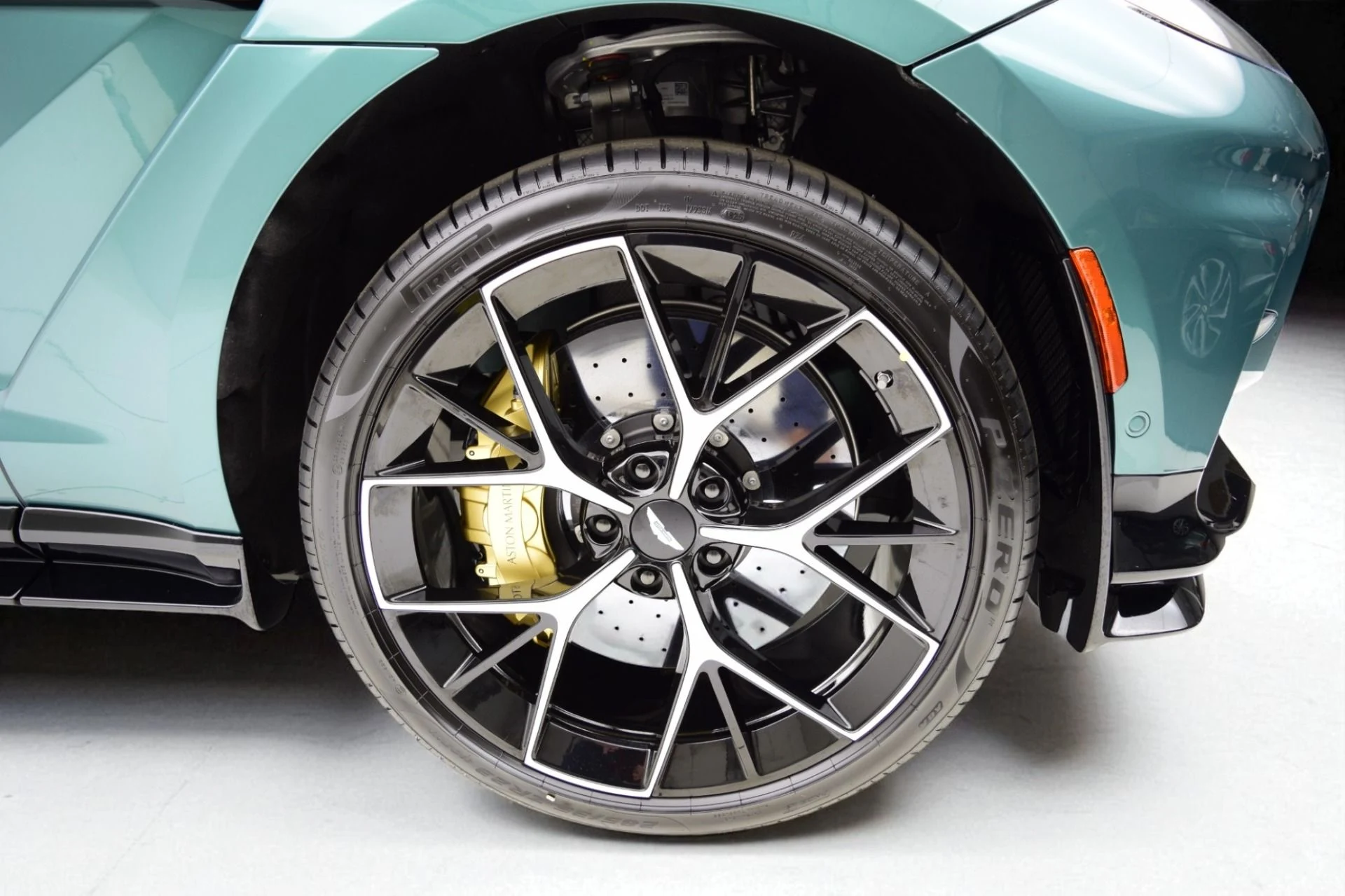 mph042_378632180_New_2025_Aston_Martin_DBX_707_65bcb49ba7