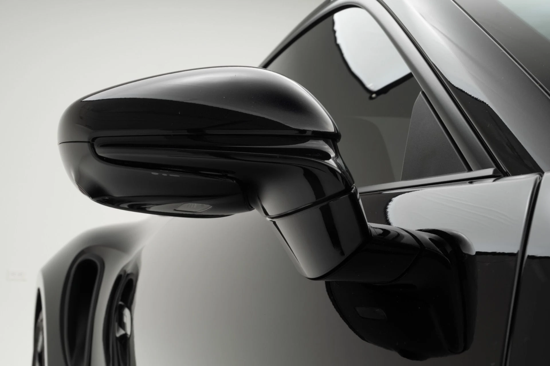 mph042_3790967724_Used_2025_Porsche_911_Turbo_S_1780412802_7a76225e67