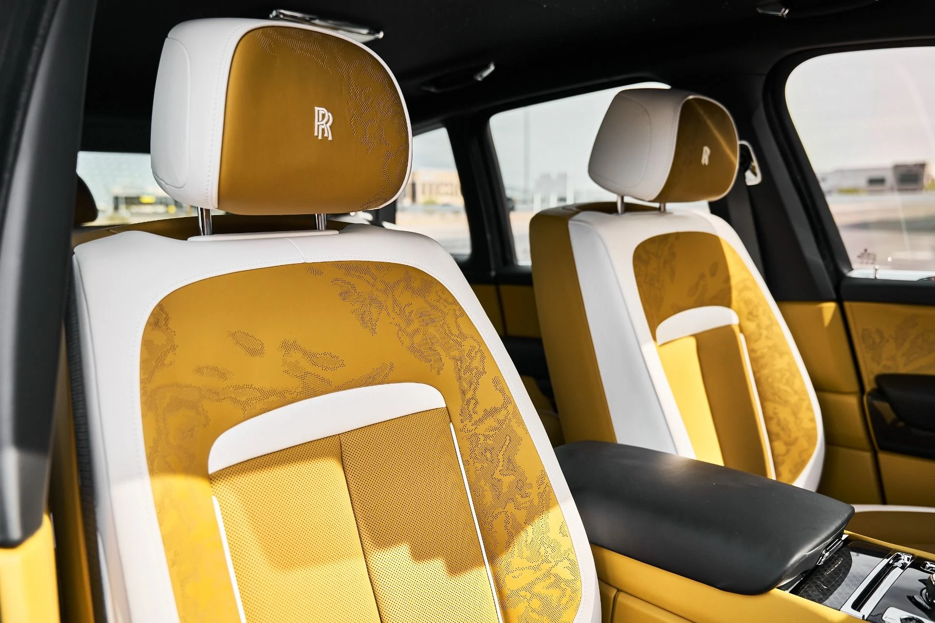 mph042_3798939176_Used_2026_Rolls_Royce_Cullinan_Black_Badge_1776556053_d6186c7dac