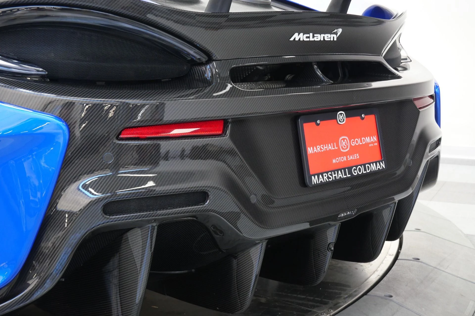 mph042_3800002947_Used_2019_Mc_Laren_600_LT_Carbon_Packs_1_and_2_Bowers_and_Wilkins_Audio_Ultra_Lightweight_Wheels_1767975670_43714a264c