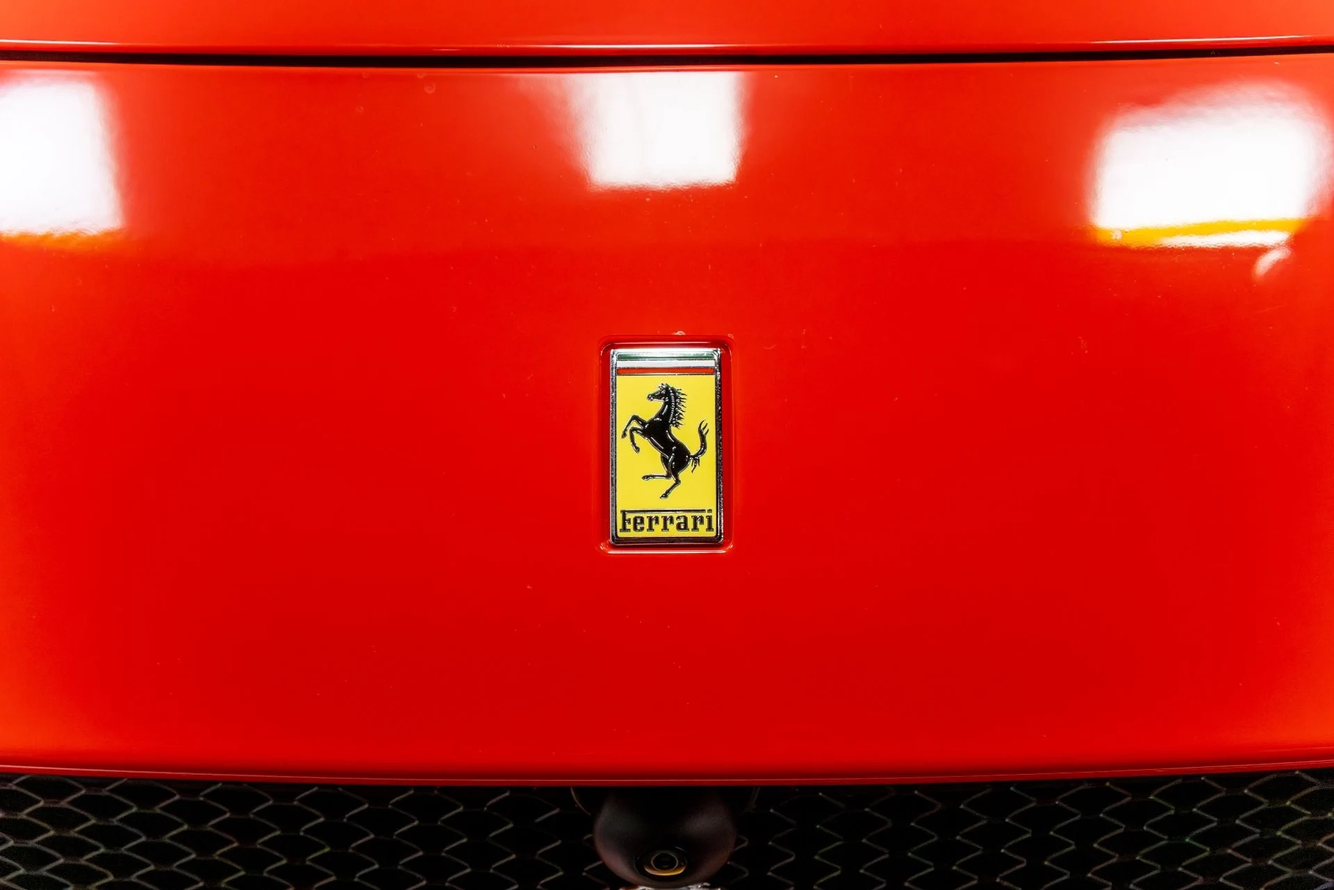 mph042_3804810859_Used_2018_Ferrari_812_Superfast_1763480061_56edc70437