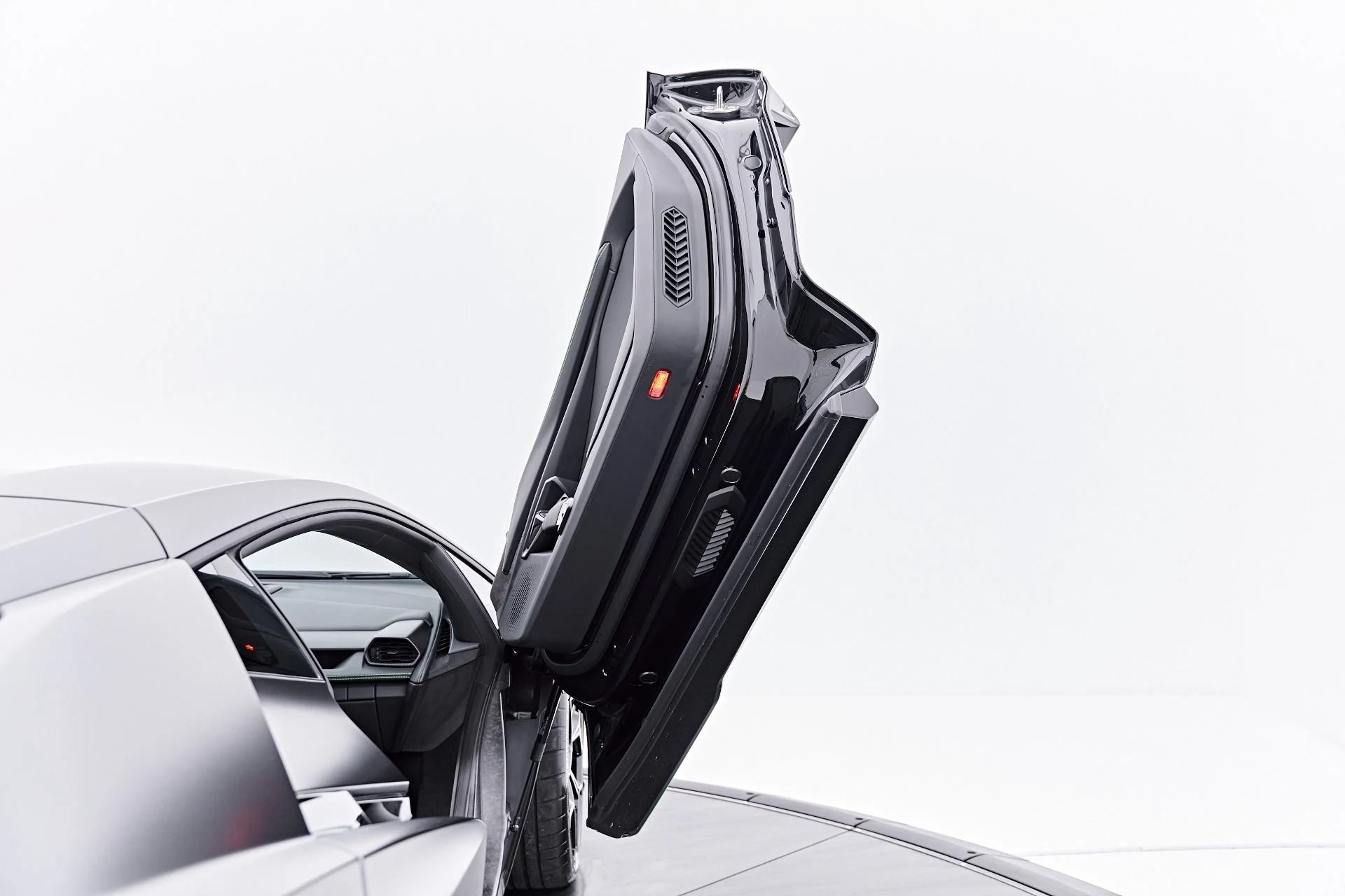 mph042_3819017641_Used_2024_Lamborghini_Revuelto_Base_1788040973_d355498d4f