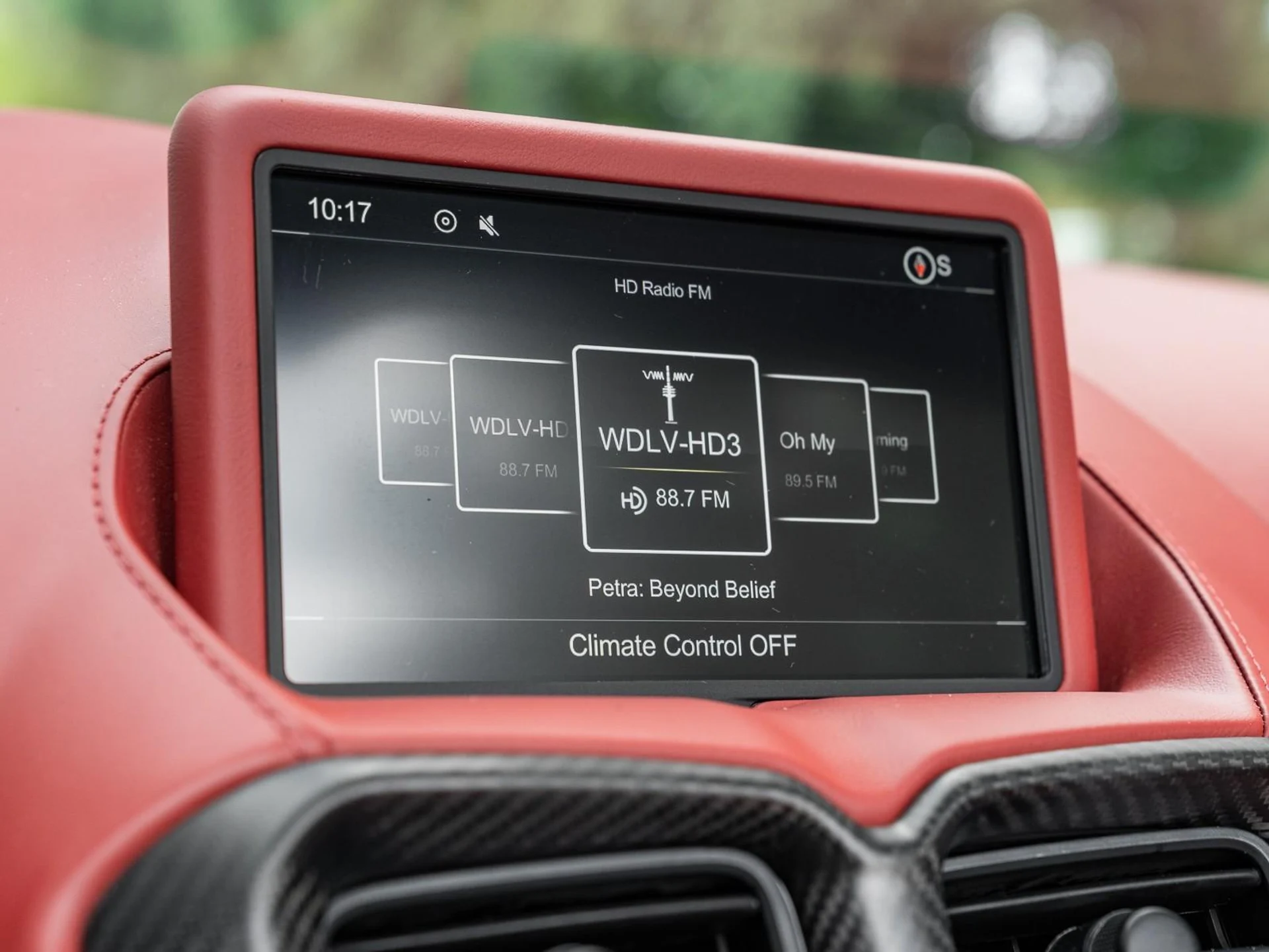 mph042_3823217538_Used_2021_Aston_Martin_Vantage_1753207589_15329b568a