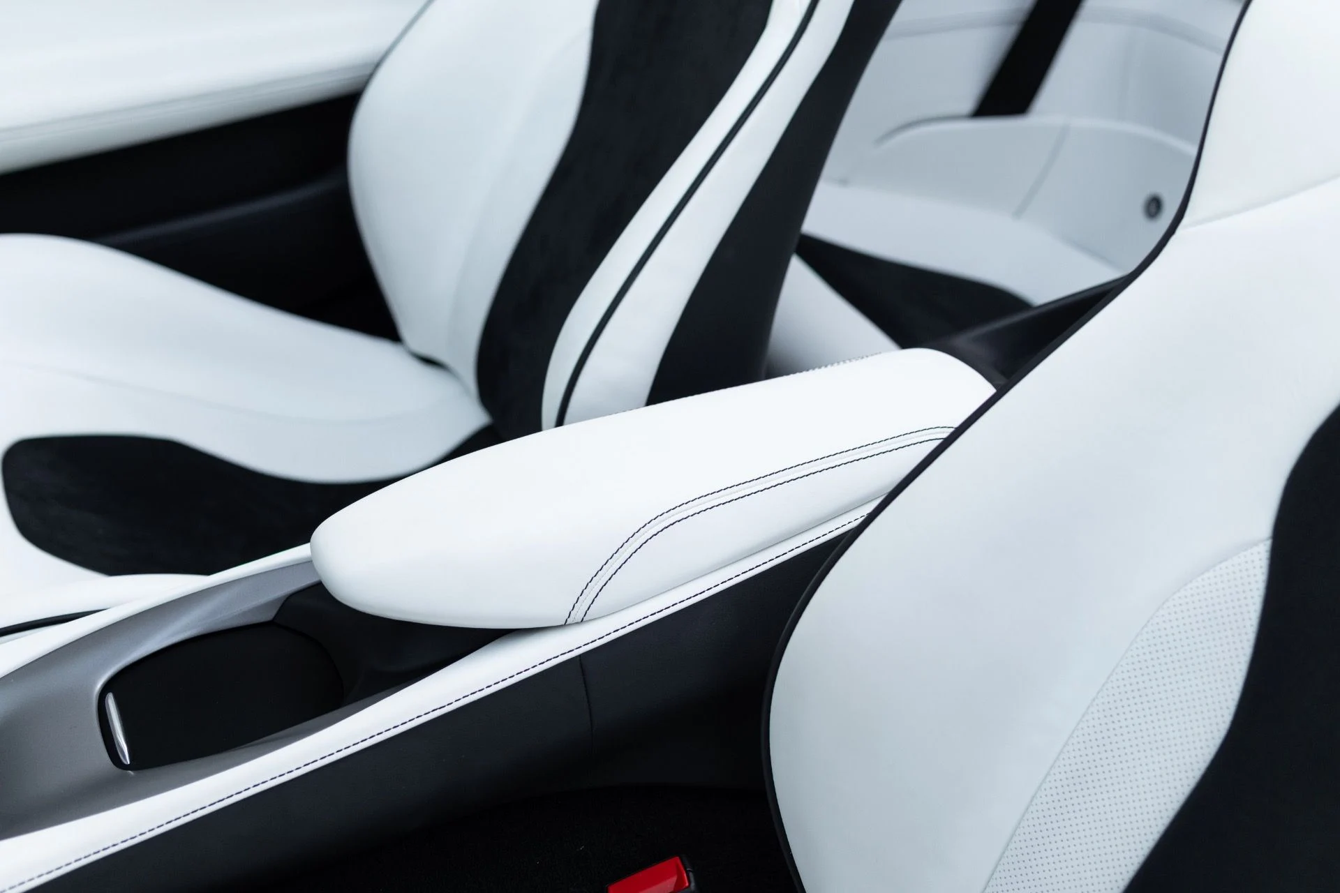 mph042_3833710054_Used_2023_Ferrari_Portofino_M_1766185478_ff13a774f5