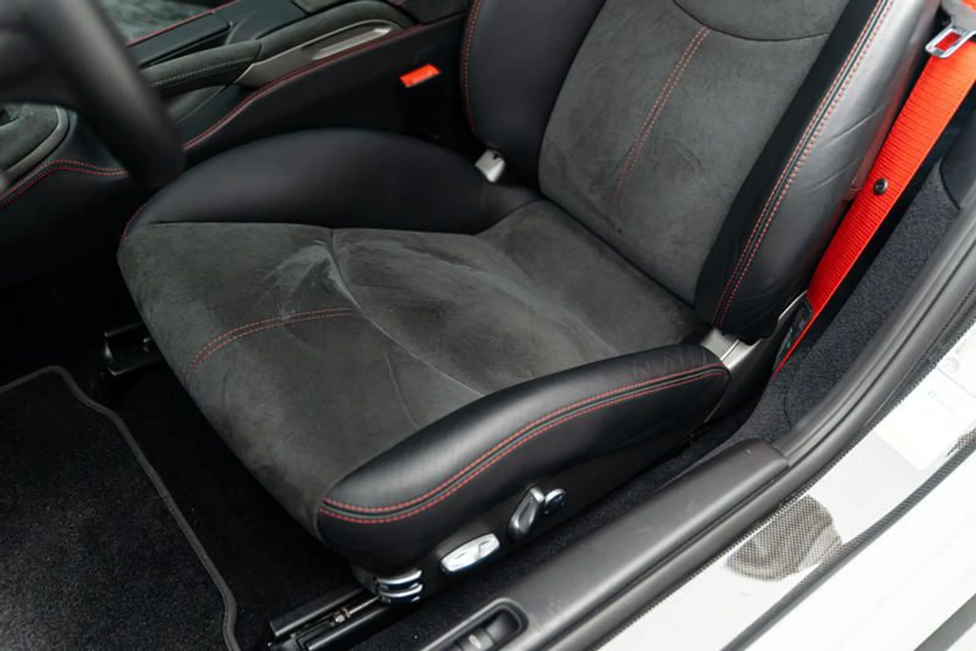 mph042_384014455_C7_A79_B80_C3_E7_4154_912_C_8994_CC_82_DC_7_F_5b19d9bb9e