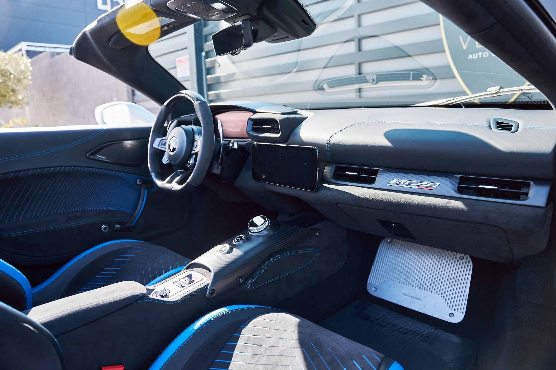 mph042_3854697941_Used_2023_Maserati_MC_20_1769481239_8a200ec3b6