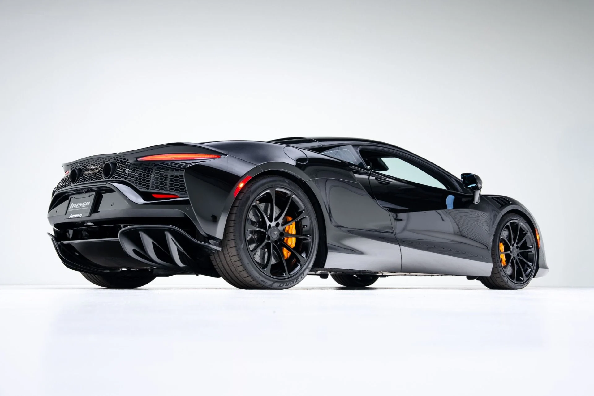 mph042_3874452346_Used_2026_Mc_Laren_Artura_1770152566_77e4aeafc3