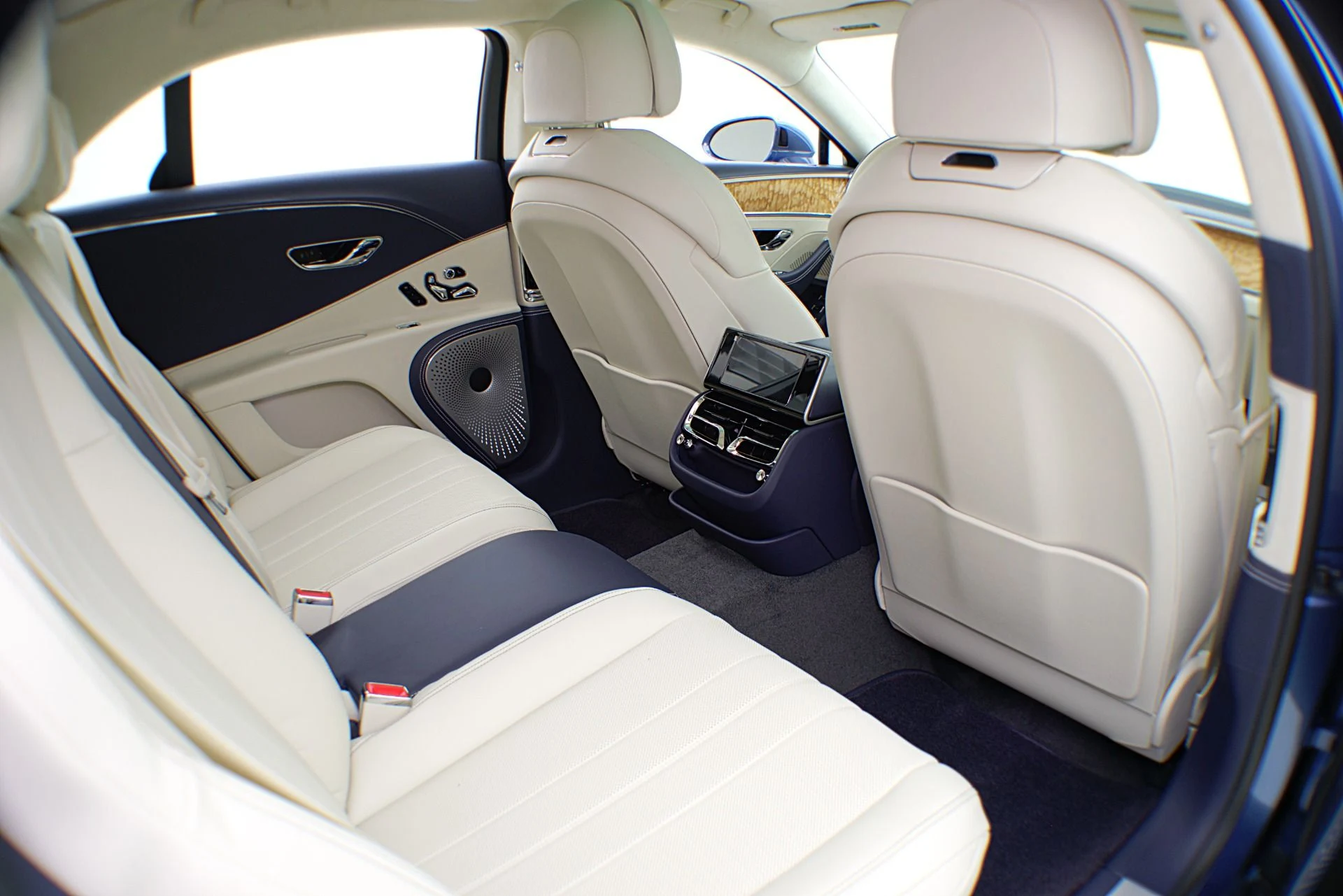 mph042_3891740723_Used_2022_Bentley_Flying_Spur_Hybrid_859b952360
