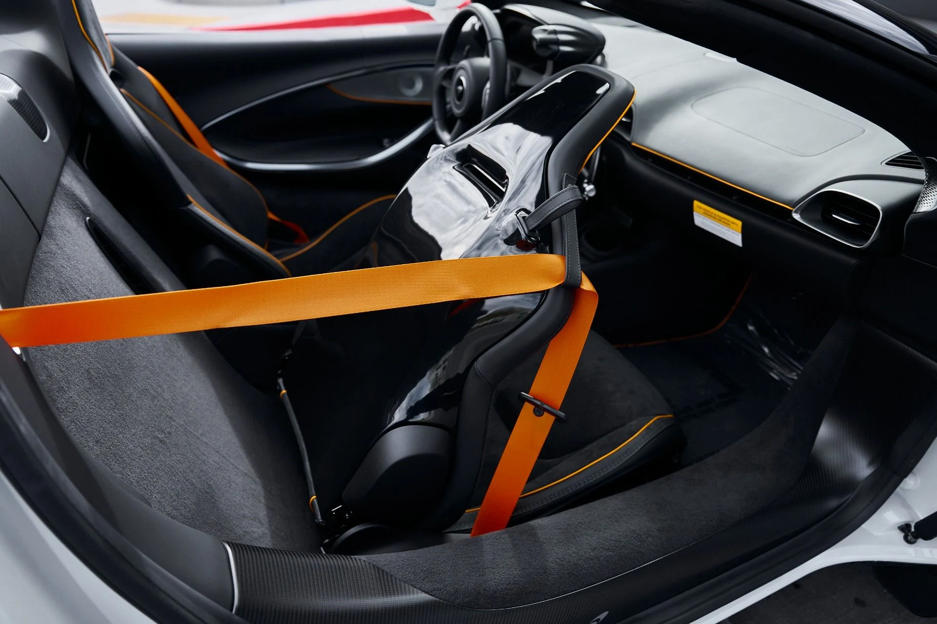 mph042_3901266245_Used_2025_Mc_Laren_Artura_1769221529_acfdbc468c