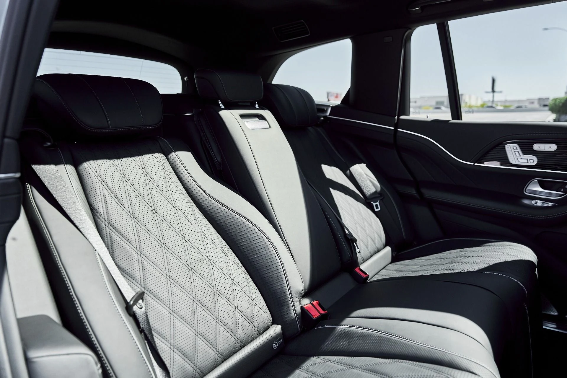 mph042_3904641506_Used_2026_Mercedes_Benz_GLS_Maybach_GLS_600_1776125314_6022ca3de3