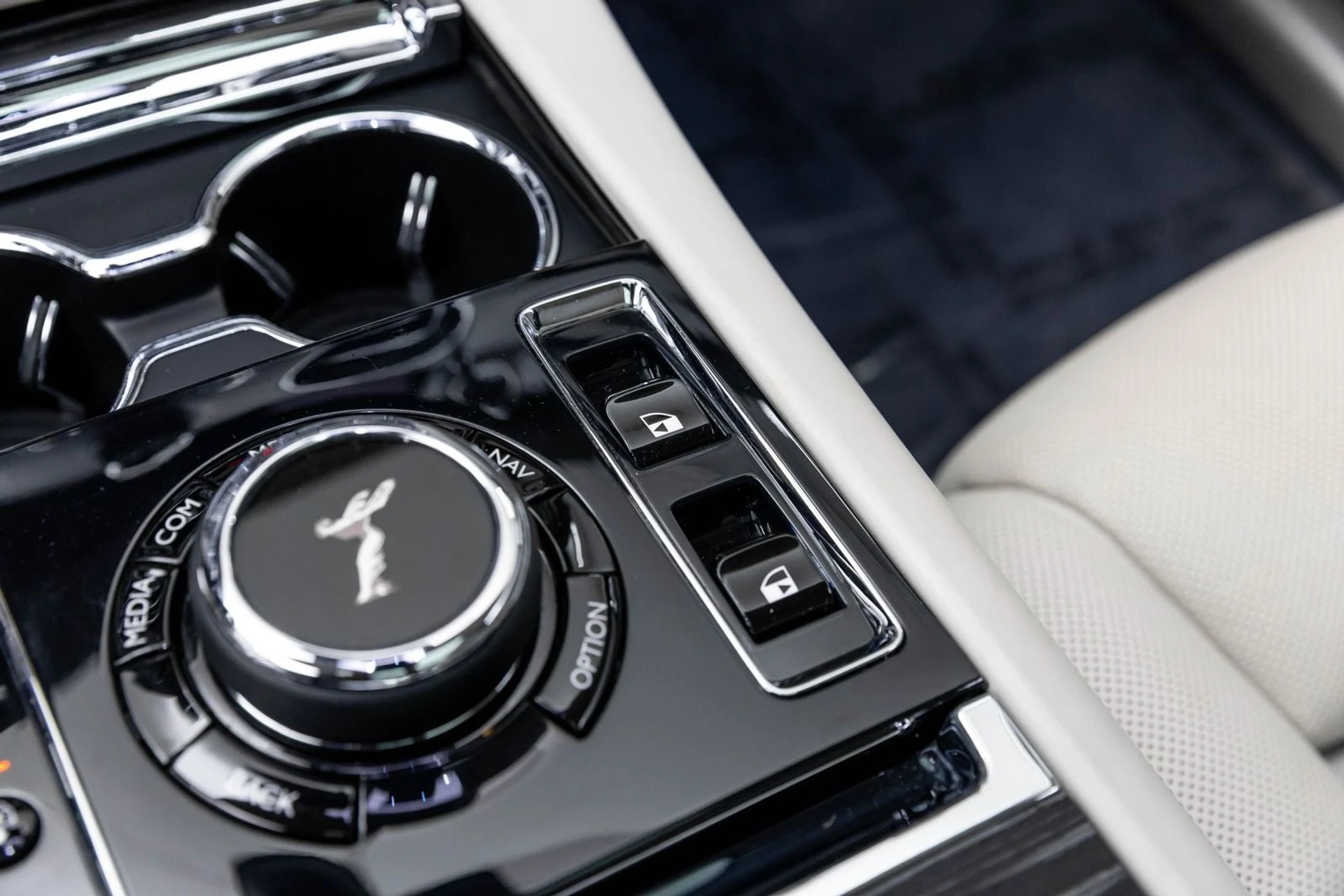 mph042_391523265_43_080075f3b0