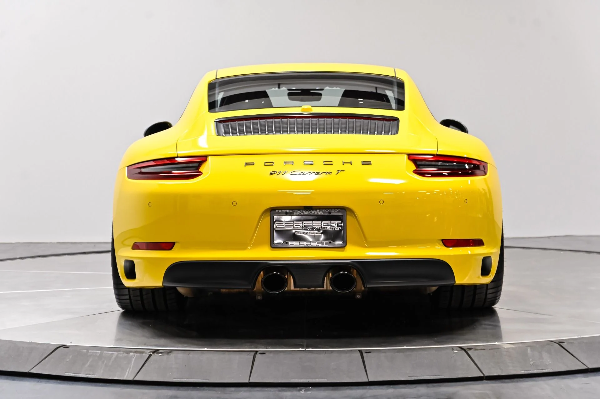 mph042_3936860589_Used_2018_Porsche_911_Carrera_T_1790277713_1a76165fc1