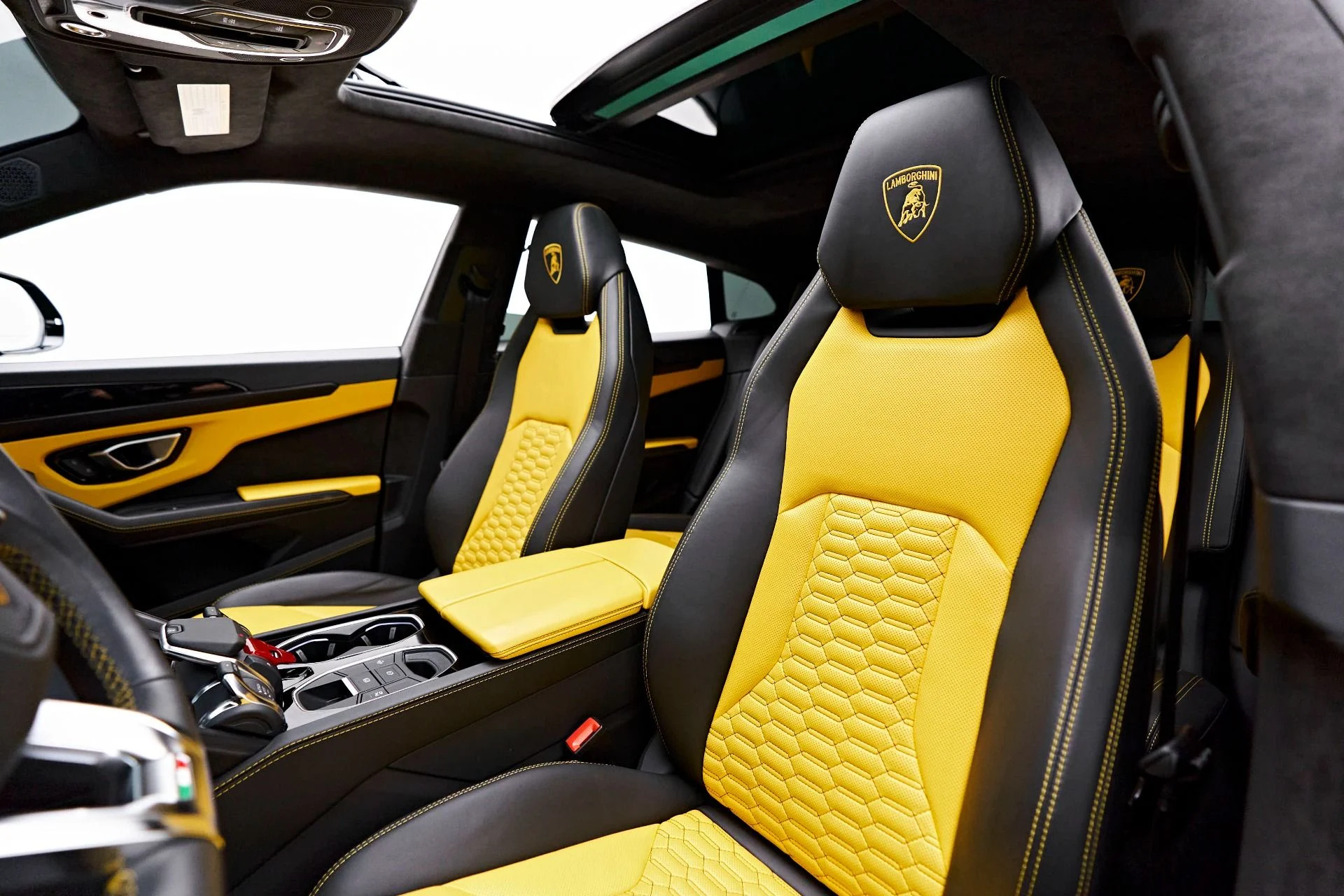 mph042_3937336311_Used_2022_Lamborghini_Urus_1714440387_d53dc0ccd1