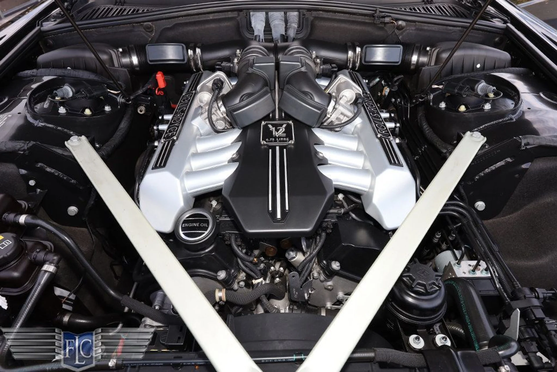 mph042_396490643_used_2016_rolls_royce_phantom_4drsedan_6305_22959100_43_1024_d451942100