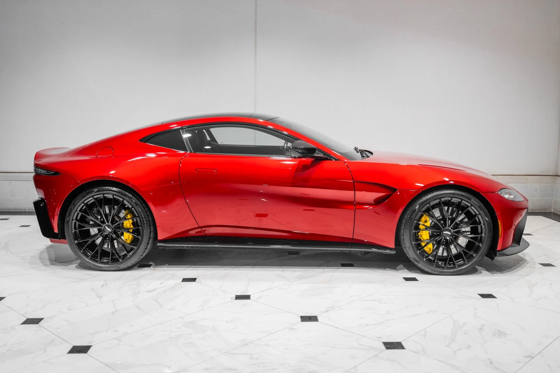 mph042_3972322729_Used_2023_Aston_Martin_Vantage_V8_1772854371_707ee3425b