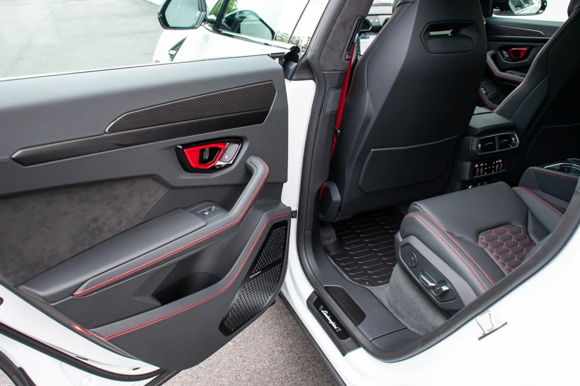 mph042_4009698135_Used_2024_Lamborghini_Urus_S_1736004430_ecb60cbbba