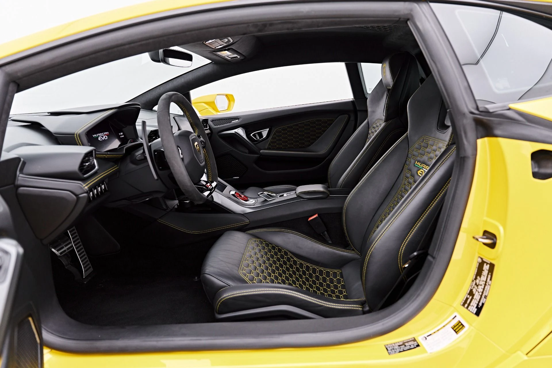 mph042_4011496078_Used_2022_Lamborghini_Huracan_EVO_Base_1787357866_00102b1d4c