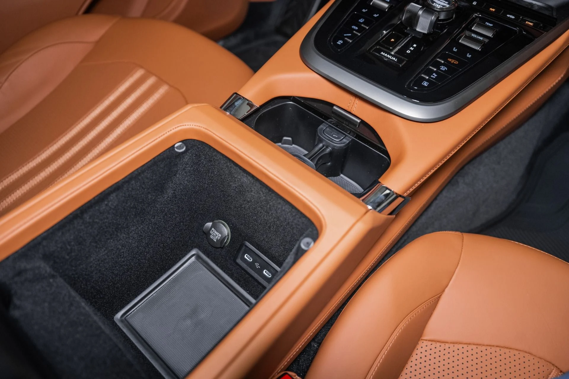 mph042_4039038215_New_2026_ASTON_MARTIN_DBX_707_1759283914_e3ad0e6aed