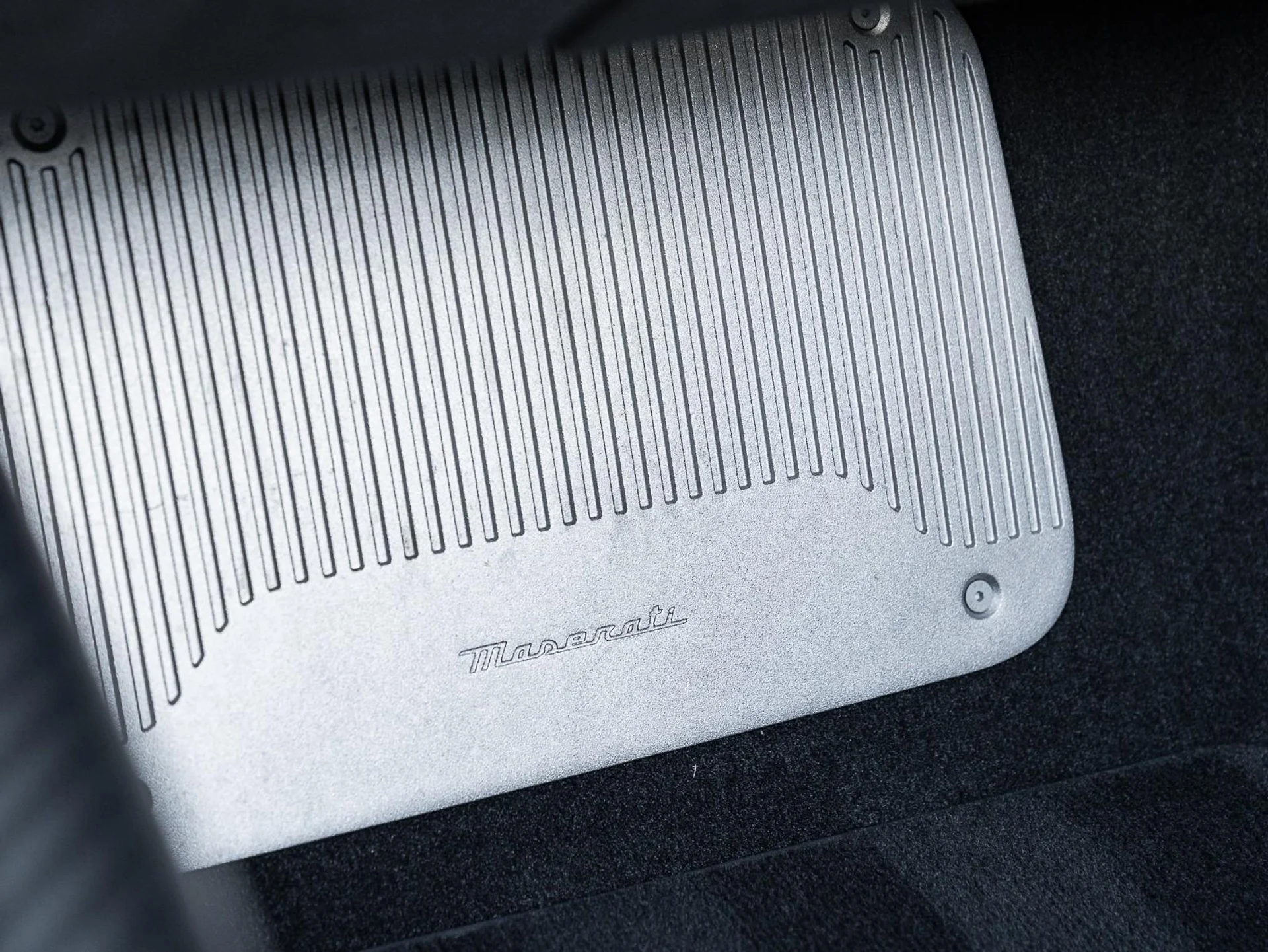 mph042_4053755502_Used_2023_Maserati_MC_20_Cielo_1753203995_113802c0e8