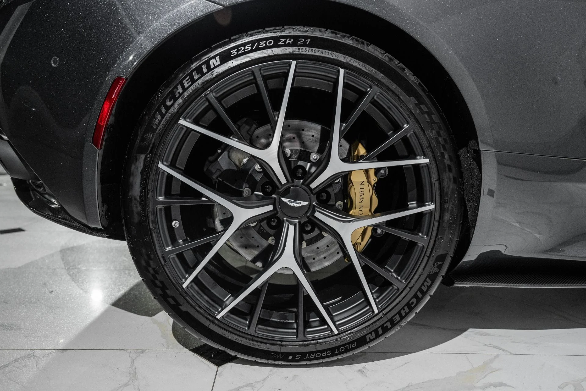 mph042_4053816783_New_2024_Aston_Martin_DB_12_V8_1761150102_e5ee8522c8