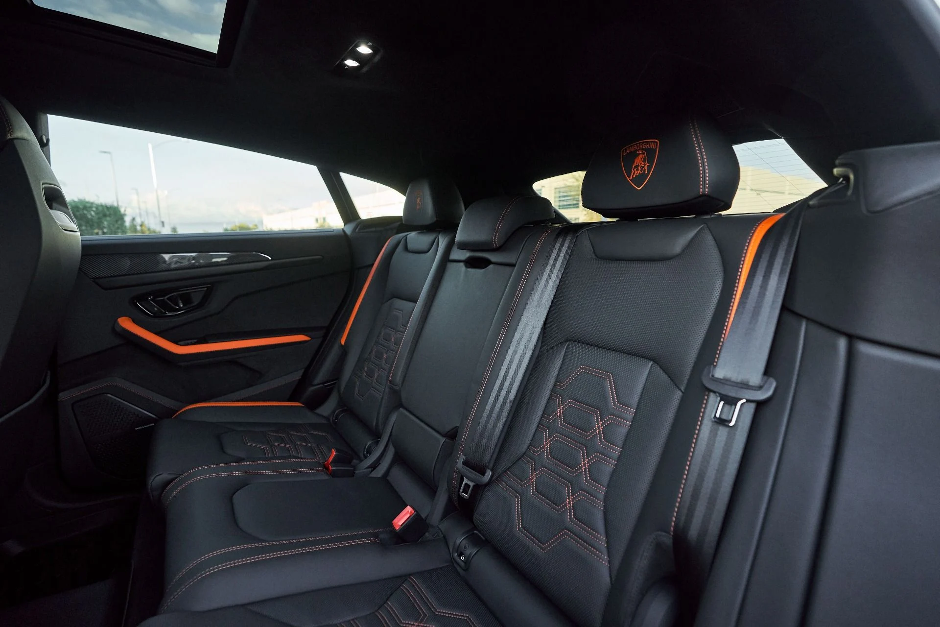 mph042_4054088405_Used_2025_Lamborghini_Urus_SE_1763605013_dc400f7b5c