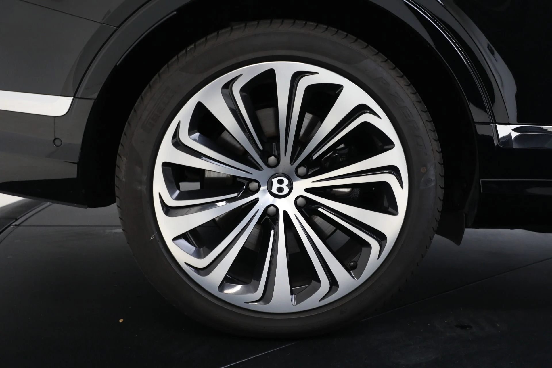 mph042_4077107162_Used_2023_Bentley_Bentayga_Azure_V8_cb13f2a8ab