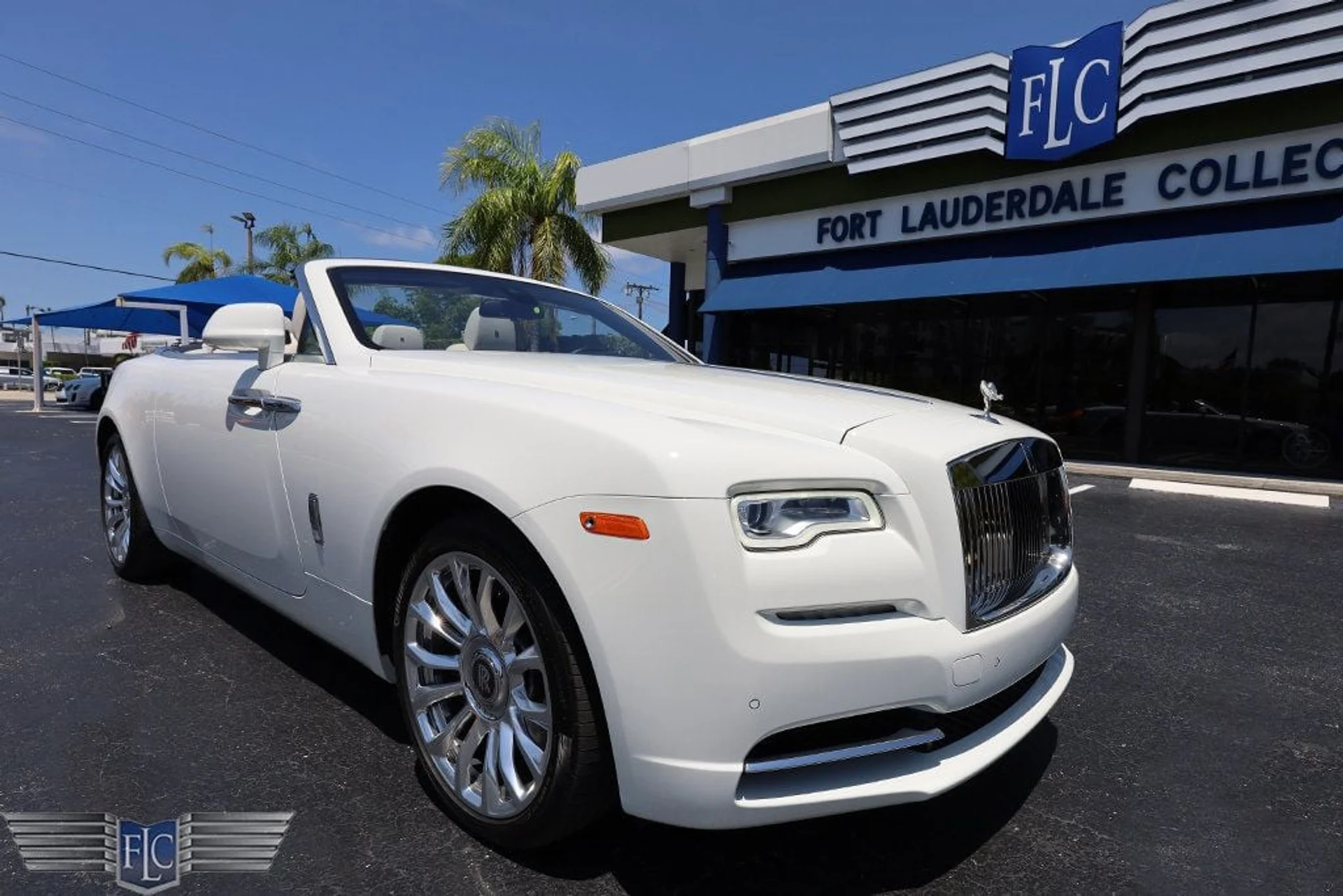 mph042_4098725165_used_2020_rolls_royce_dawn_convertible_6305_22842284_43_1024_02b76d0e7e