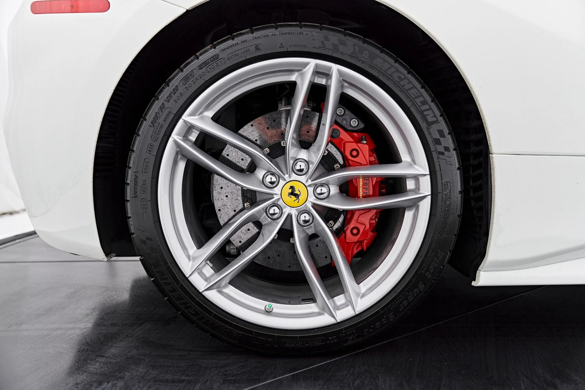 mph042_4105922352_Used_2018_Ferrari_488_Spider_Base_1787888222_00fa1faaff