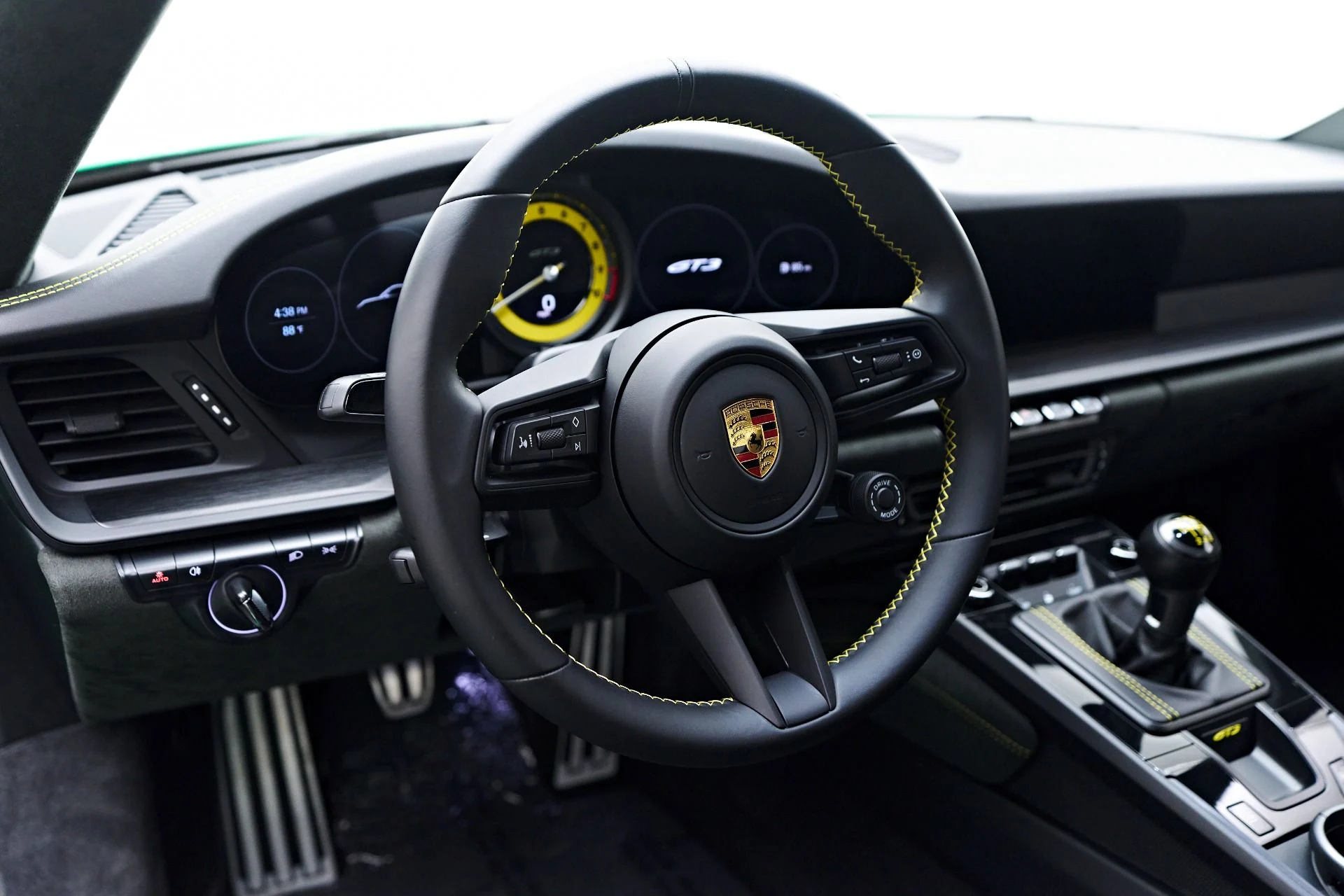 mph042_4111459759_Used_2022_Porsche_911_GT_3_1763574748_0f47f967f1