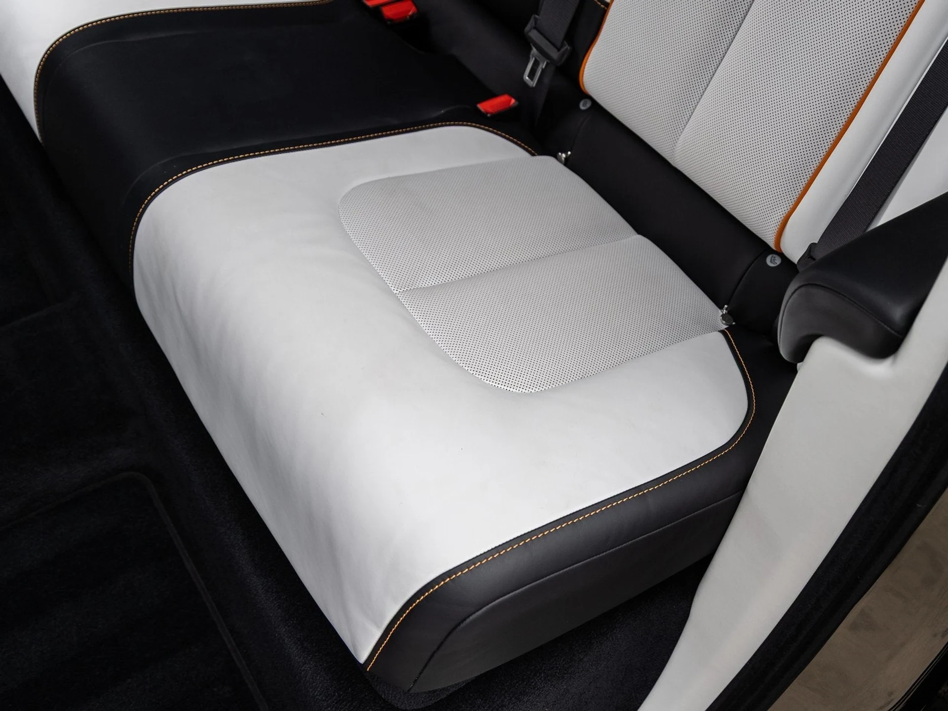 mph042_41207566_43_f3cb3e9085