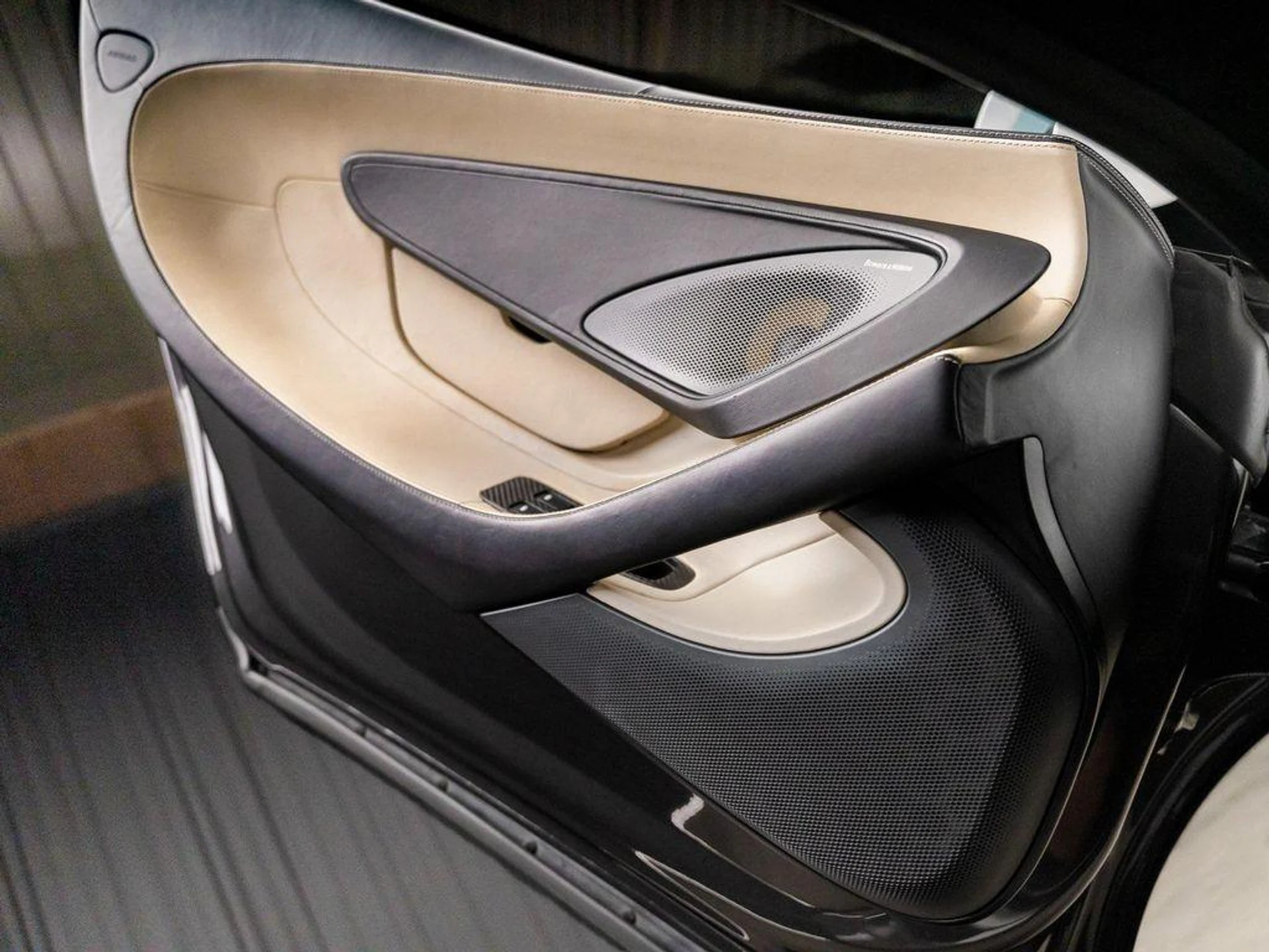 mph042_4136623235_t8_HF_Bt_OQ_Lx_Jmivs0h_Bms_D_Xc_N1_K4_b501bd9406