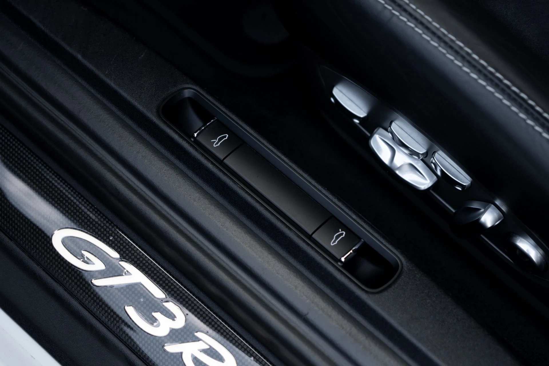 mph042_4138624588_Used_2016_Porsche_911_GT_3_RS_1761756649_75db75fefc