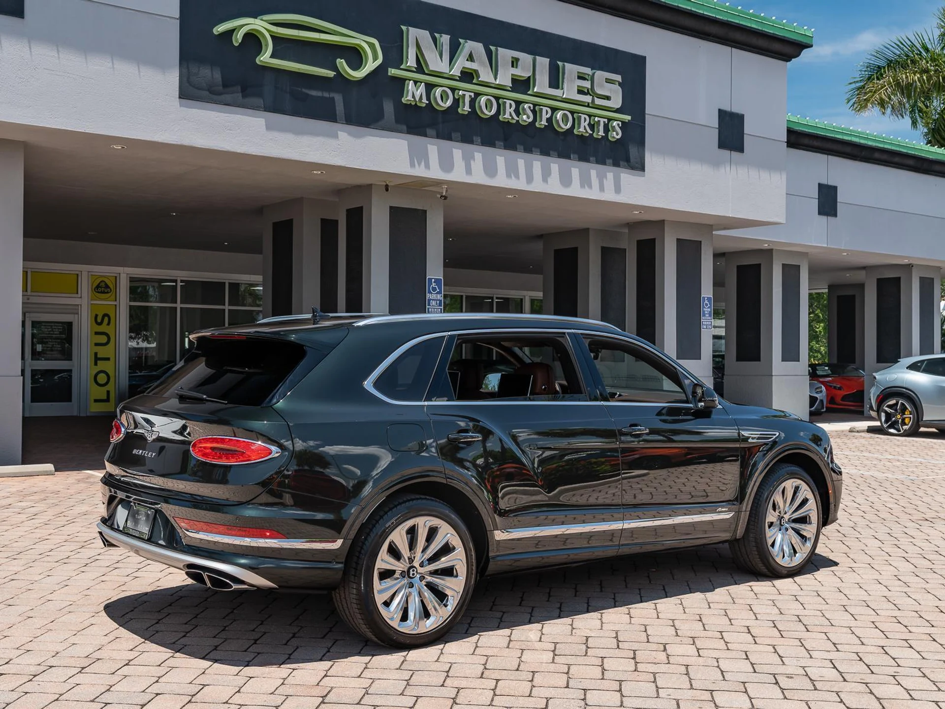 mph042_4194859663_Used_2023_Bentley_Bentayga_EWB_V8_1778364320_50aa8f0273