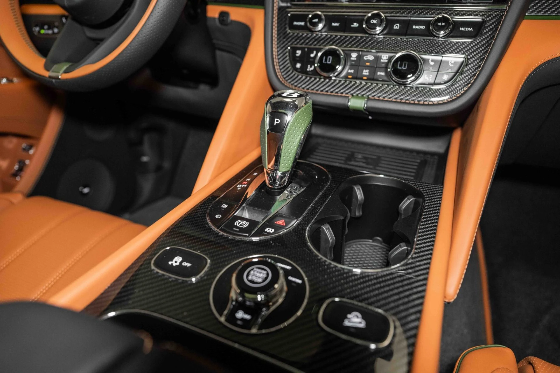 mph042_4213405576_Used_2024_Bentley_Bentayga_EWB_Azure_V8_1718899287_0a19d1eeb7